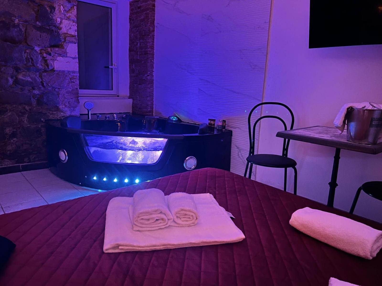 One-Bedroom Apartment With Spa Bath