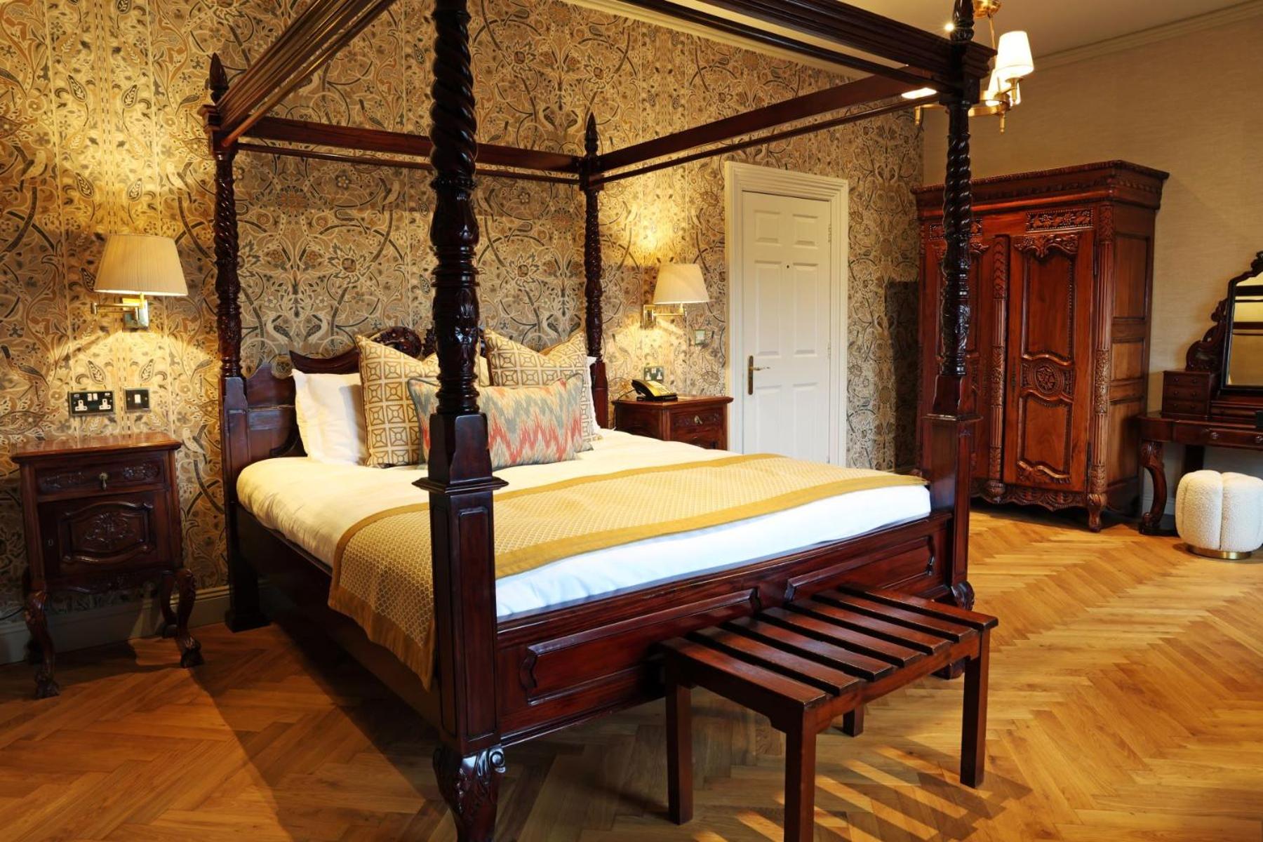 Double Room with Four Poster Bed
