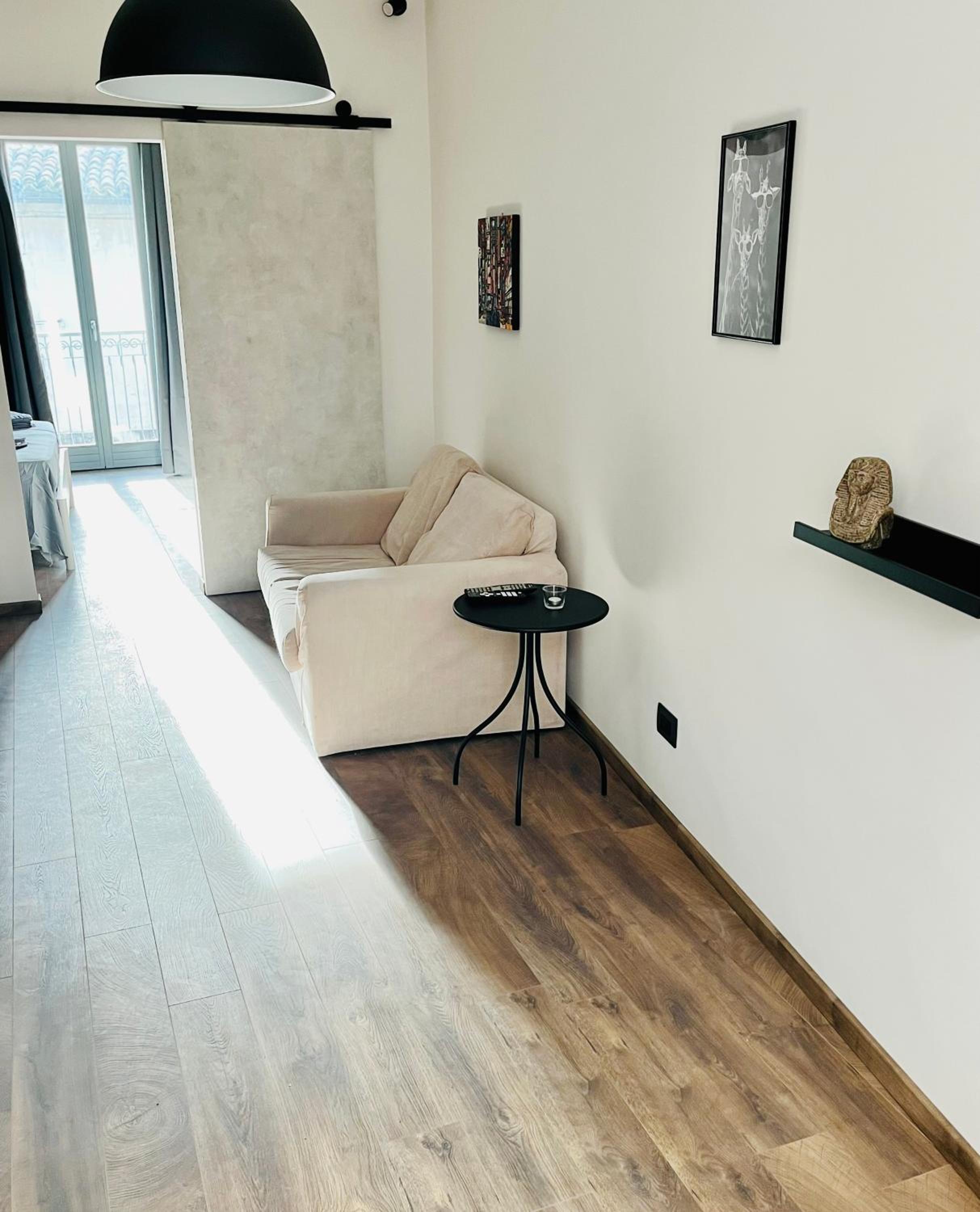 One-Bedroom House photo 1