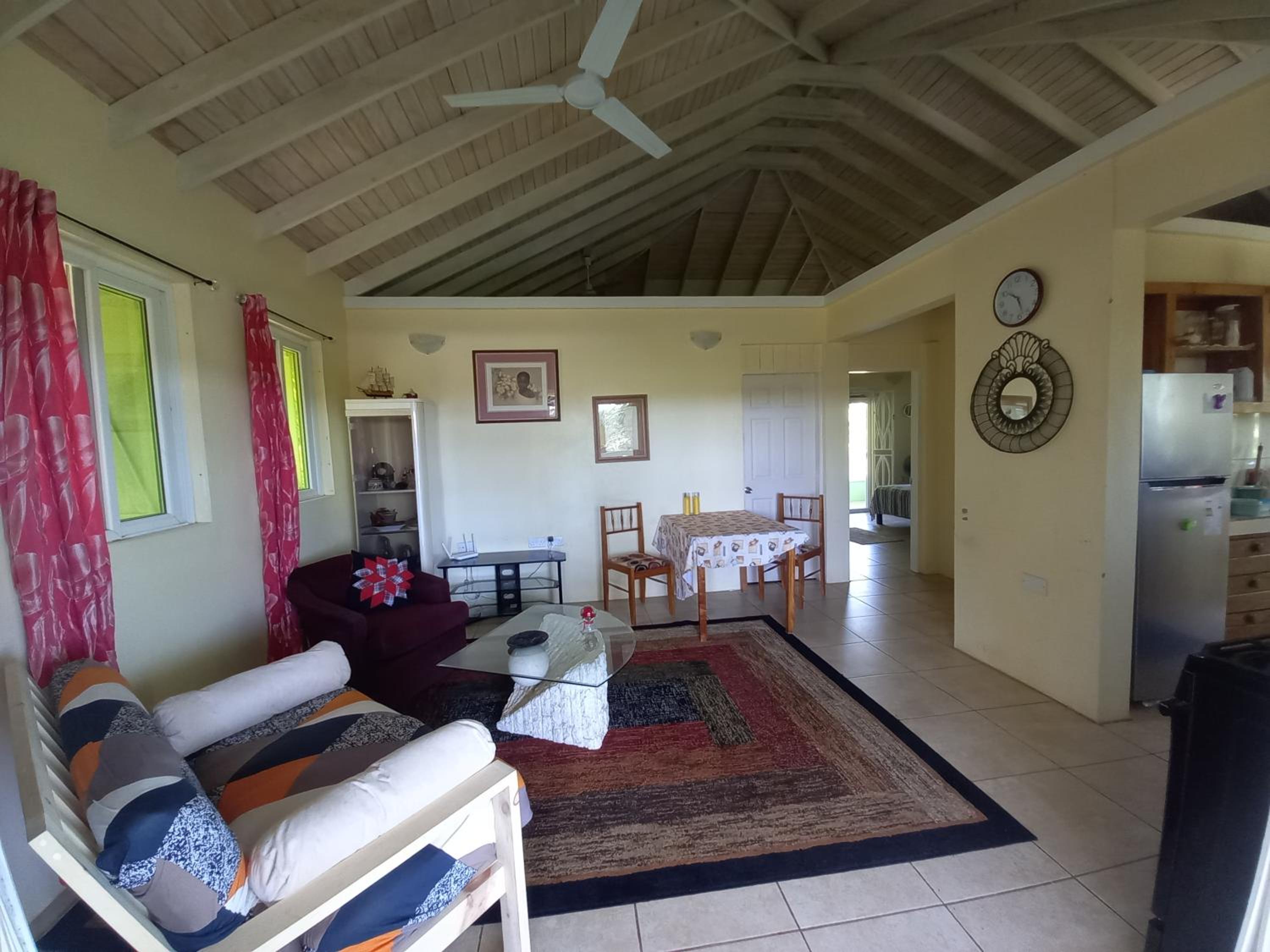One-Bedroom House photo 1