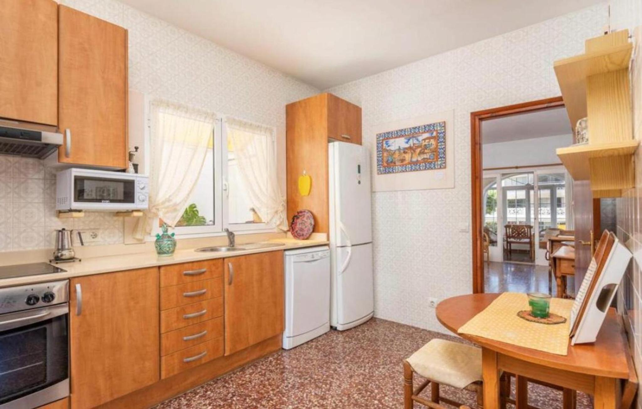Three-Bedroom Premium Apartment with Balcony photo 2