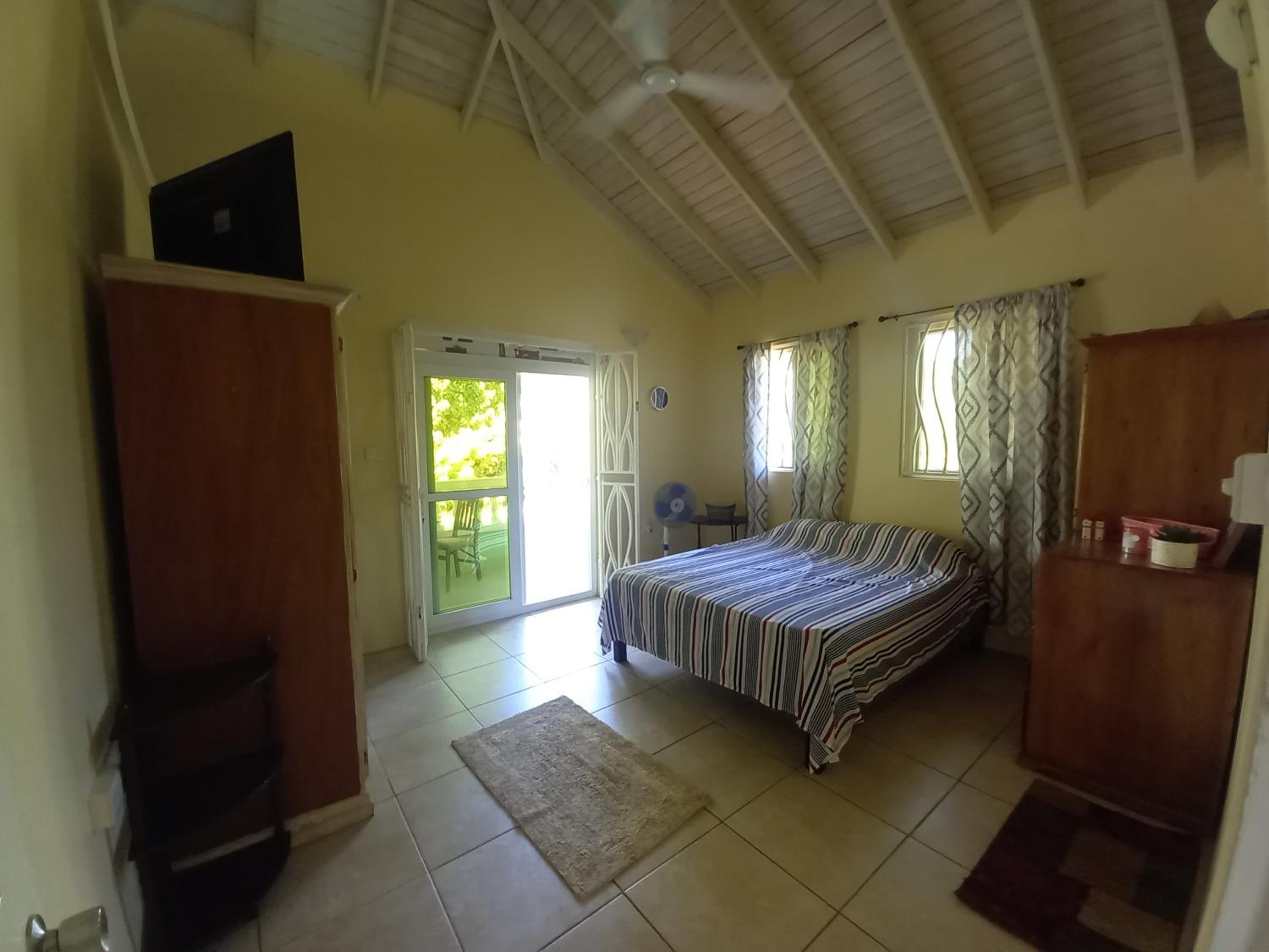 One-Bedroom House photo 3