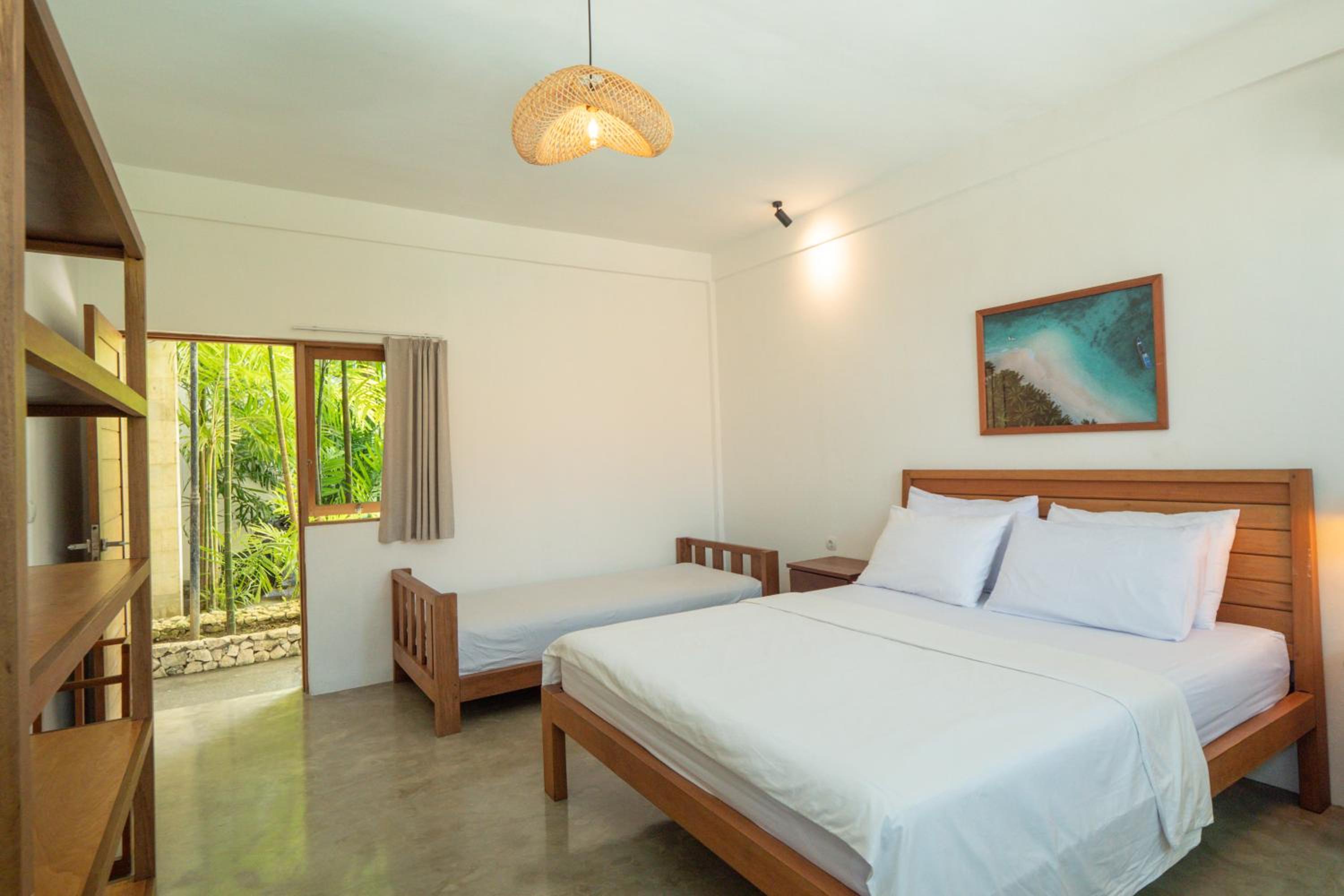 Triple Room with Pool View photo 3