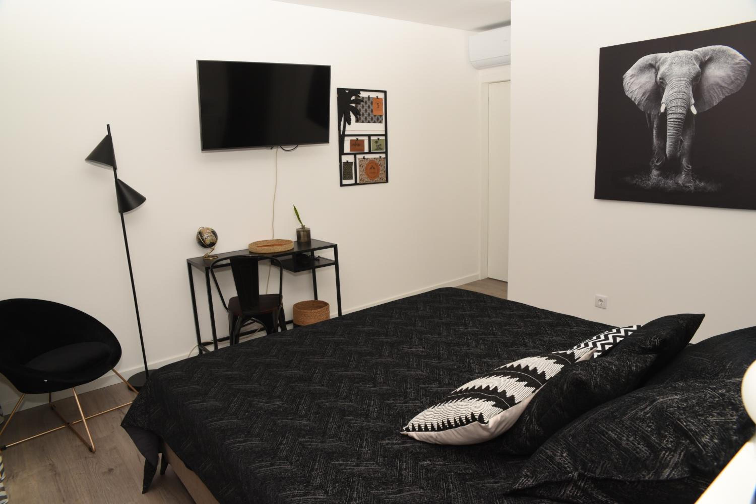 Deluxe Double or Twin Room photo 2