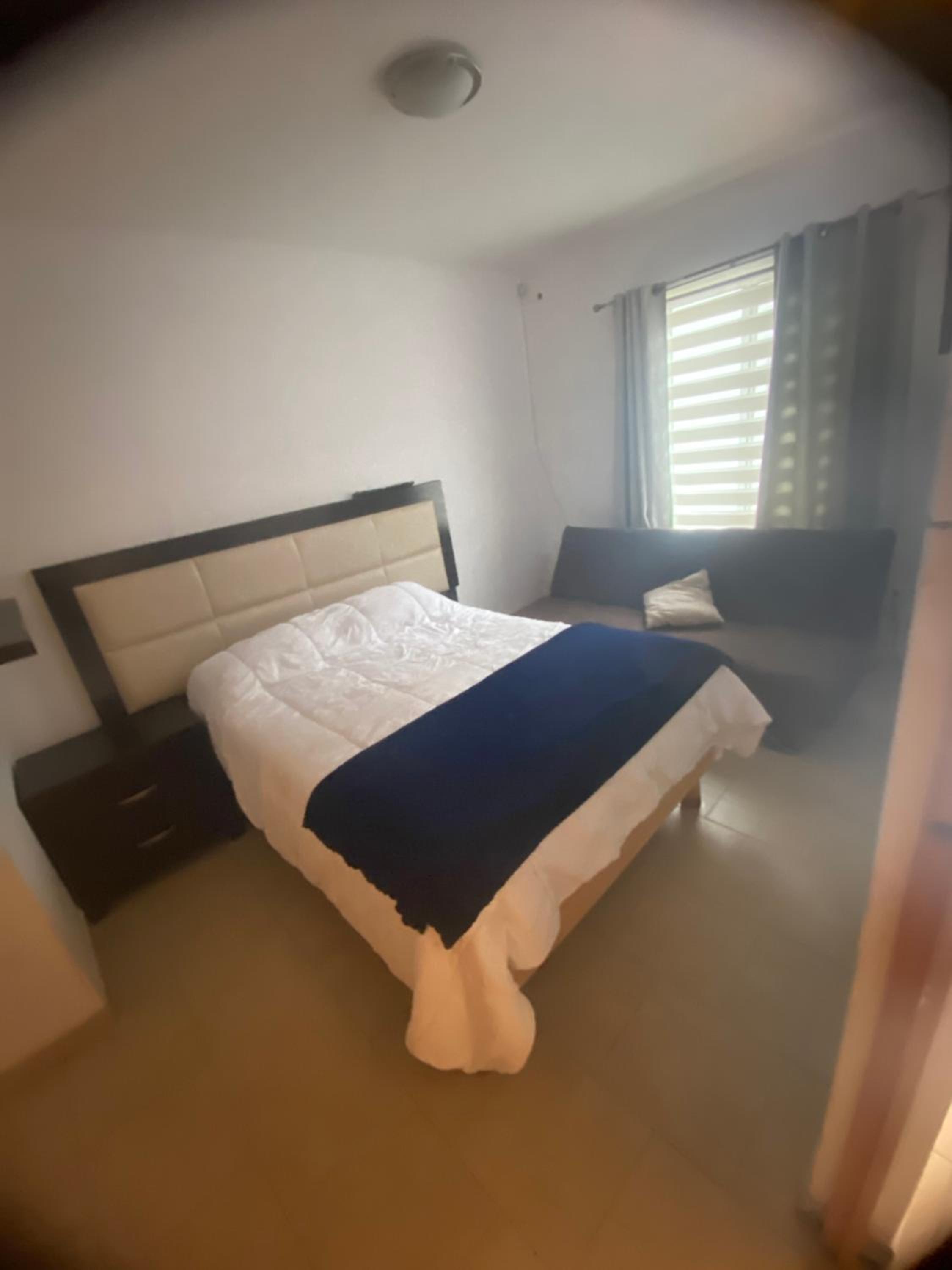 Three-Bedroom House photo 3