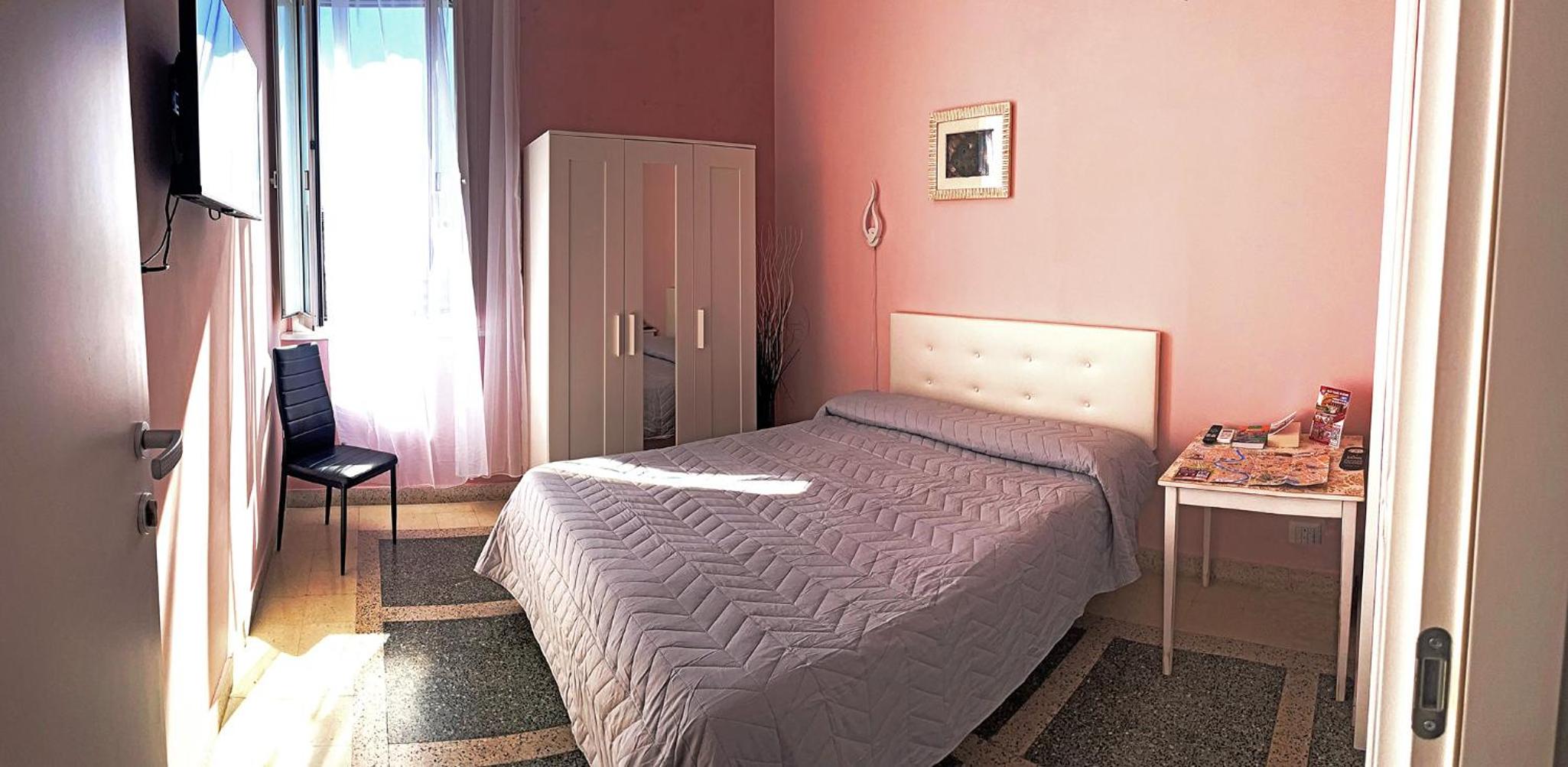 Small Double Room photo 2