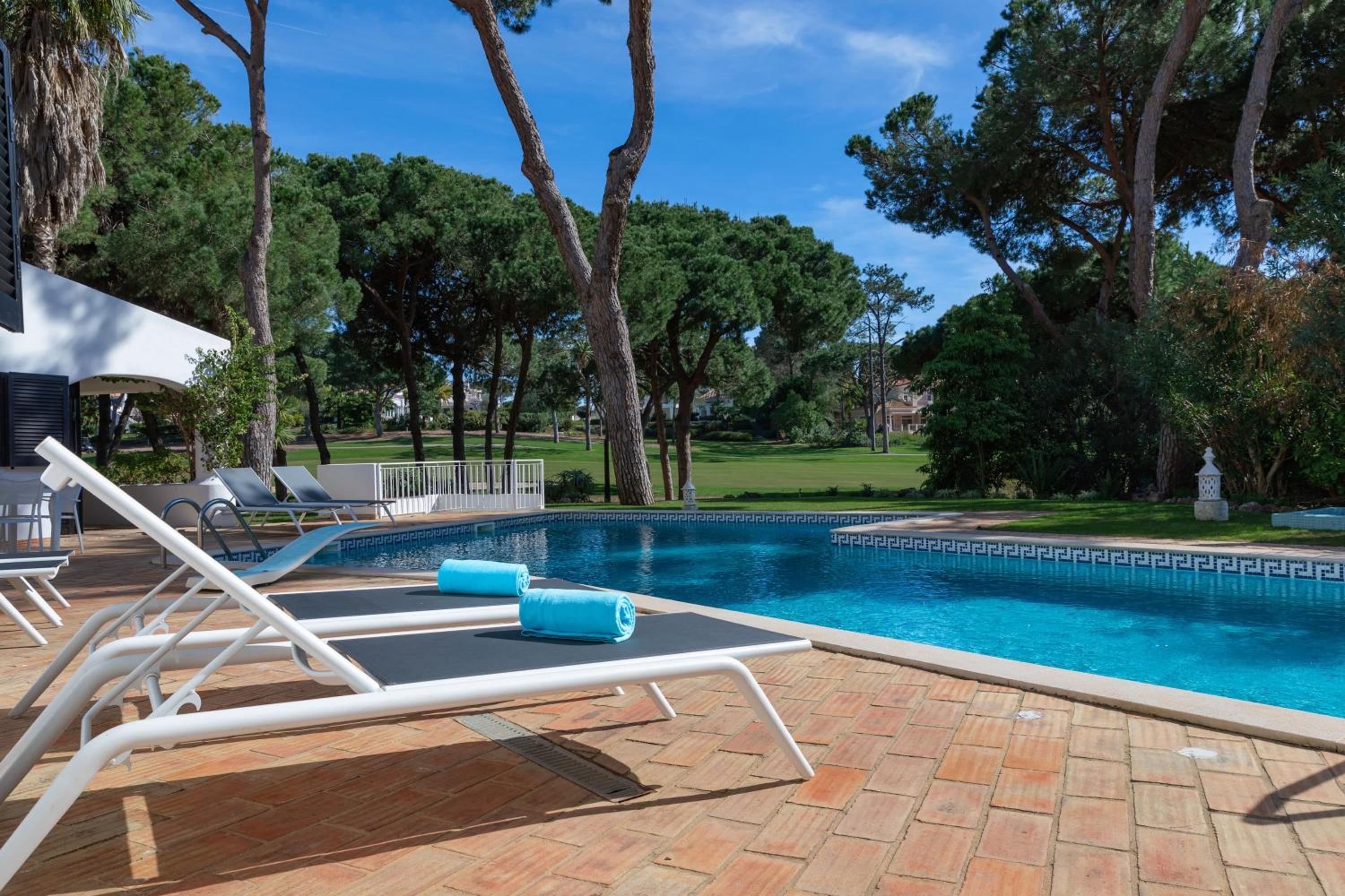 Four-Bedroom Villa With Private Pool photo 2