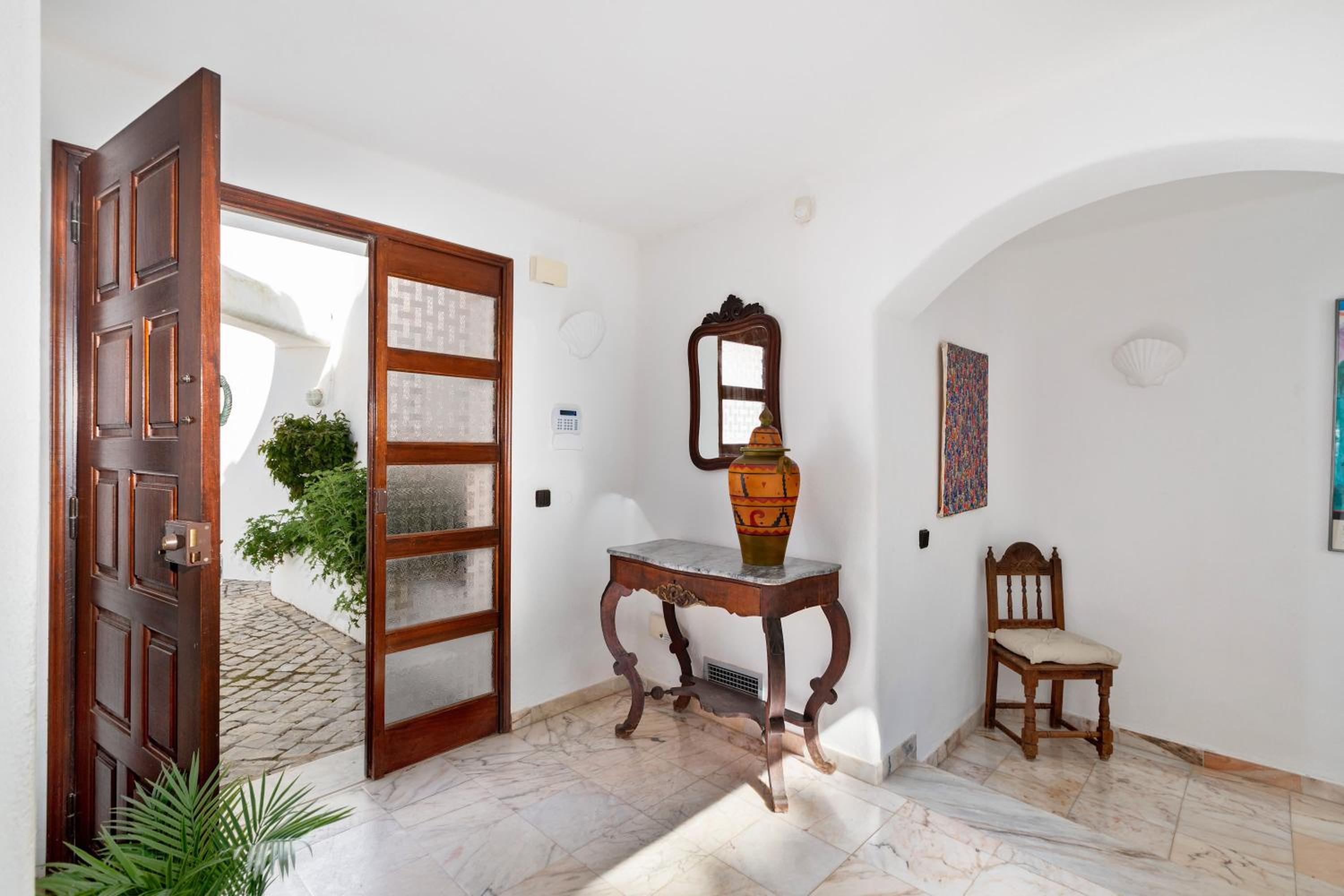 Four-Bedroom Villa With Private Pool photo 3