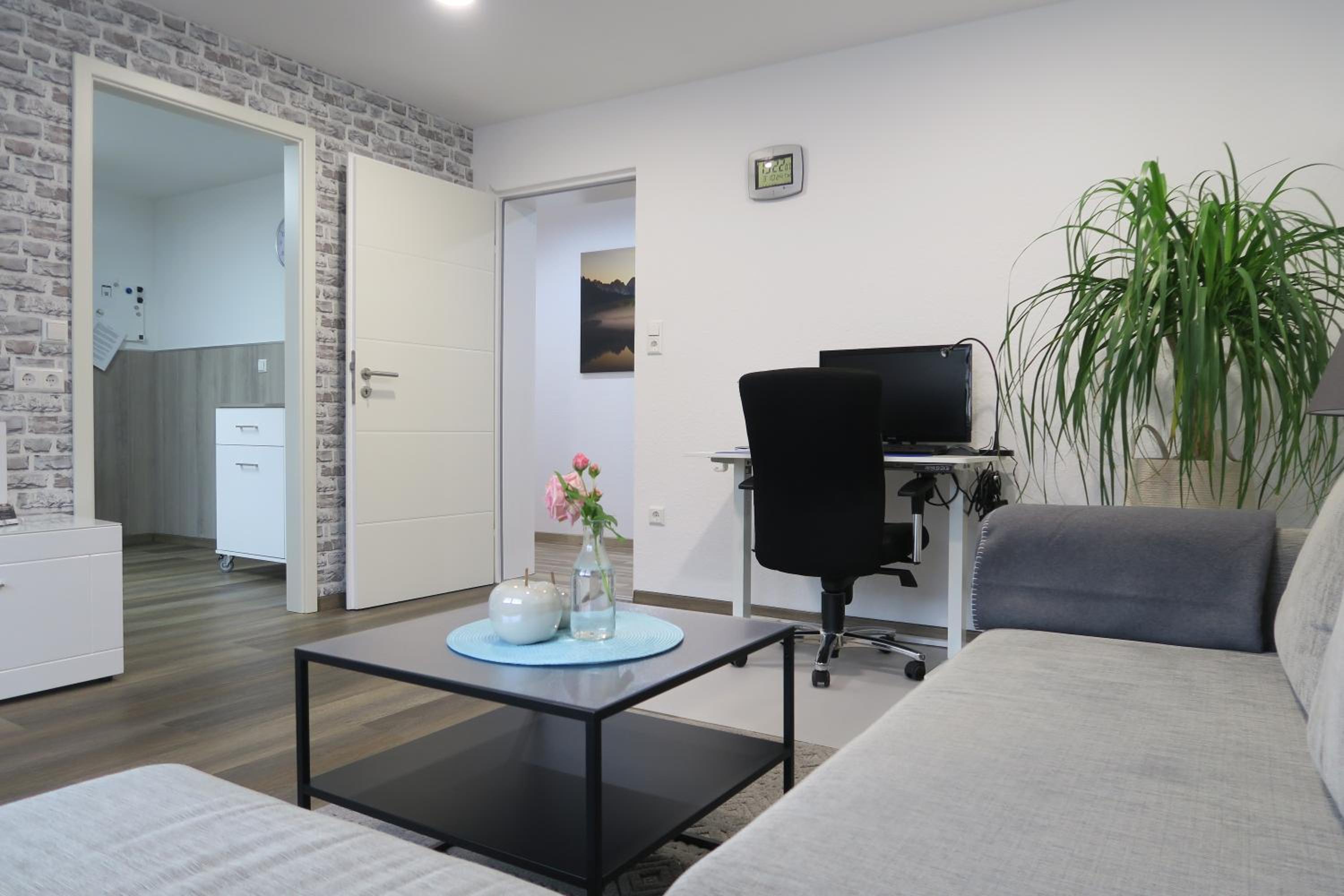 One-Bedroom Apartment photo 2
