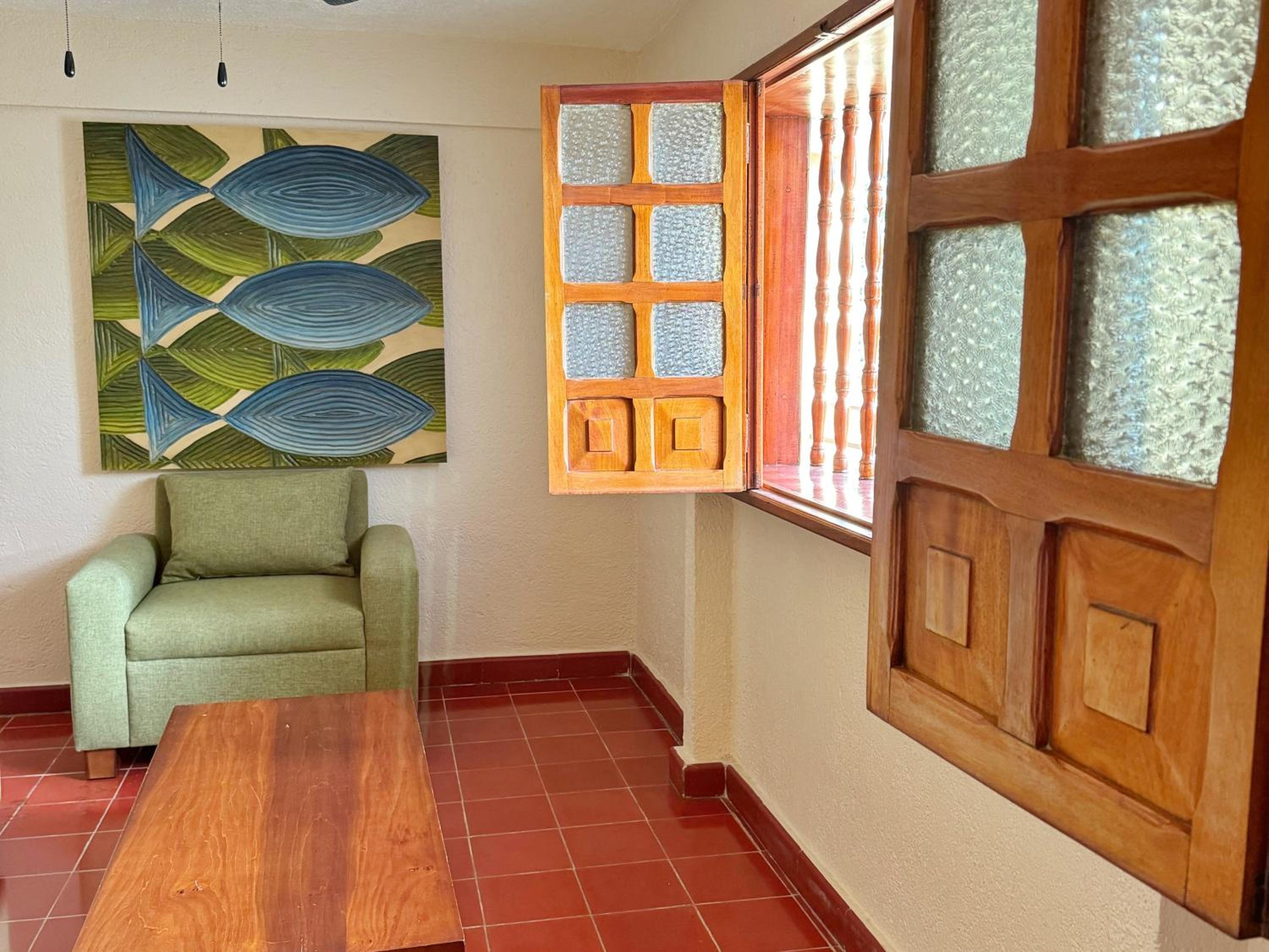 Suite - Photo 7