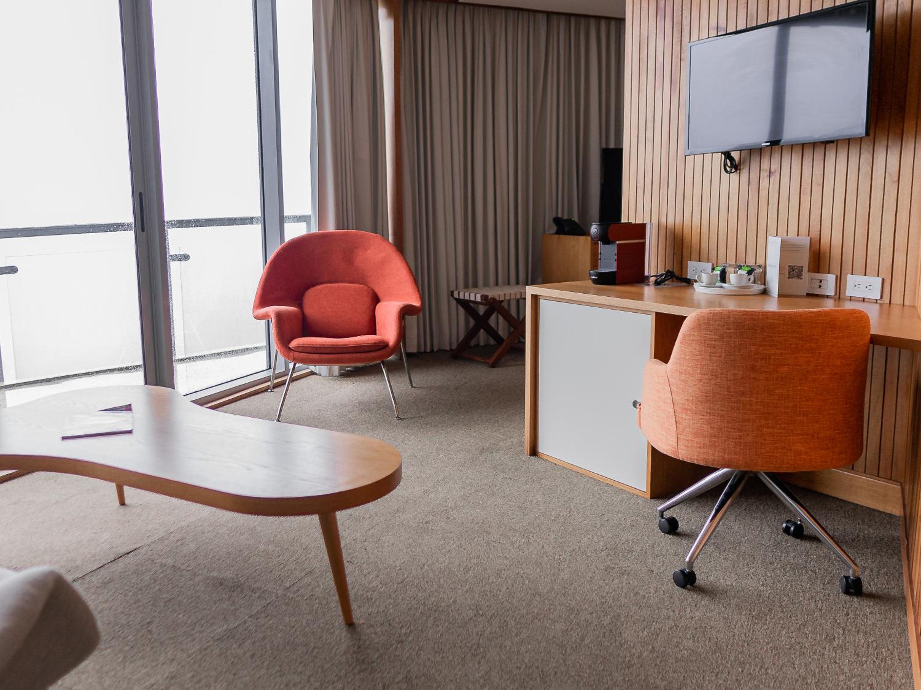 King Suite with Balcony photo 1