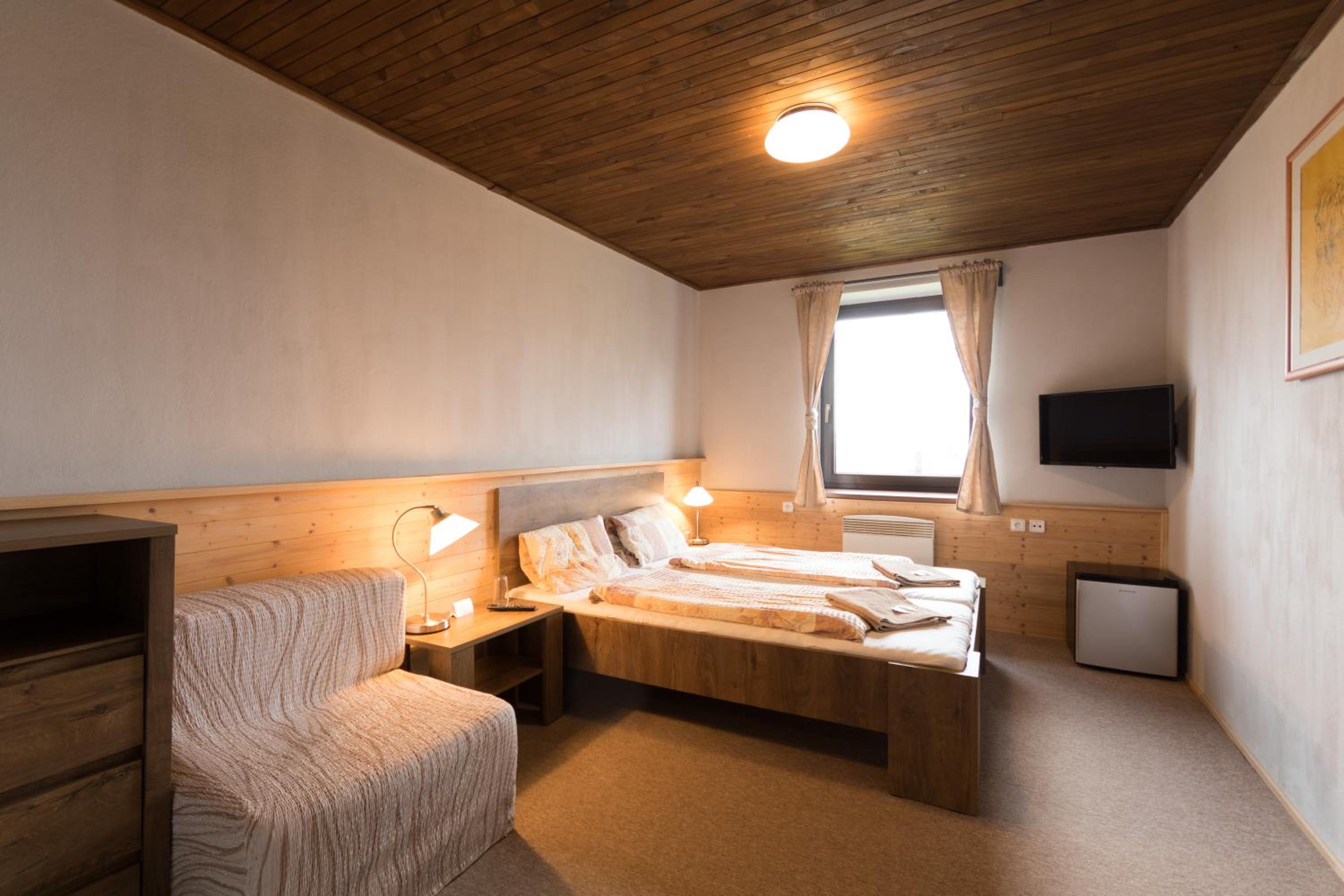 Double Room with Private Bathroom - Photo 1