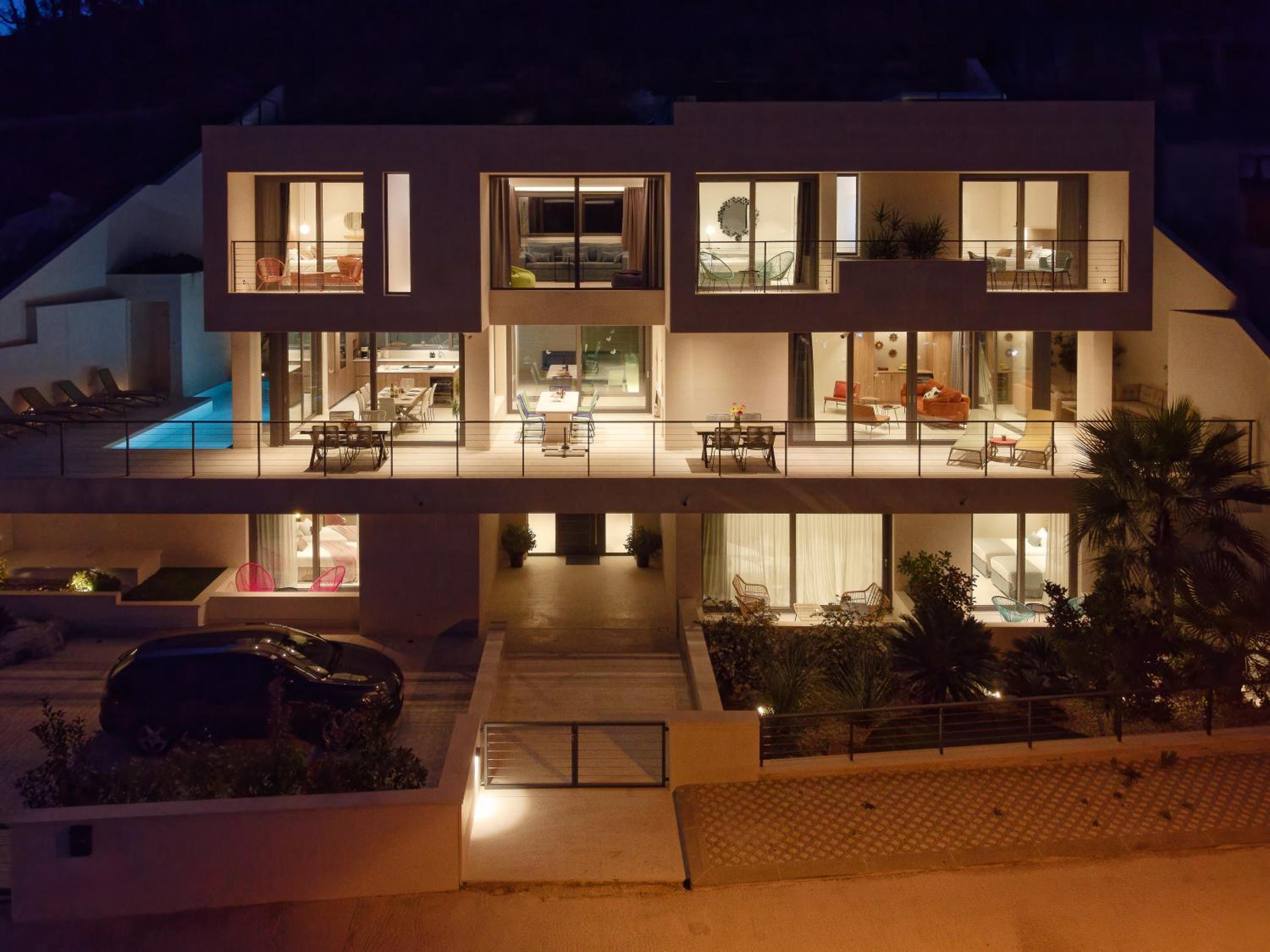 Villa photo 2