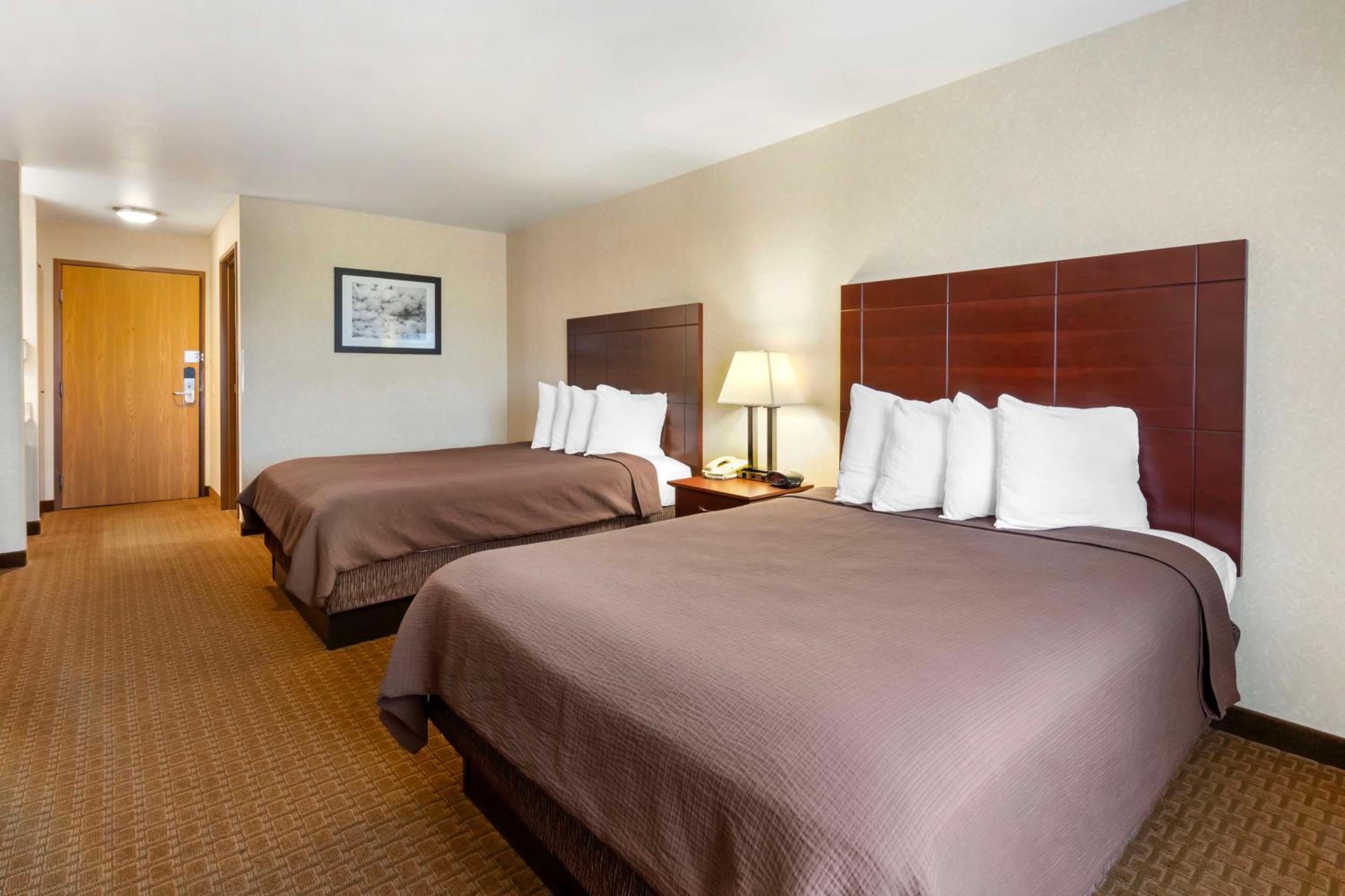 Standard Queen Room with Two Queen Beds - Non-Smoking