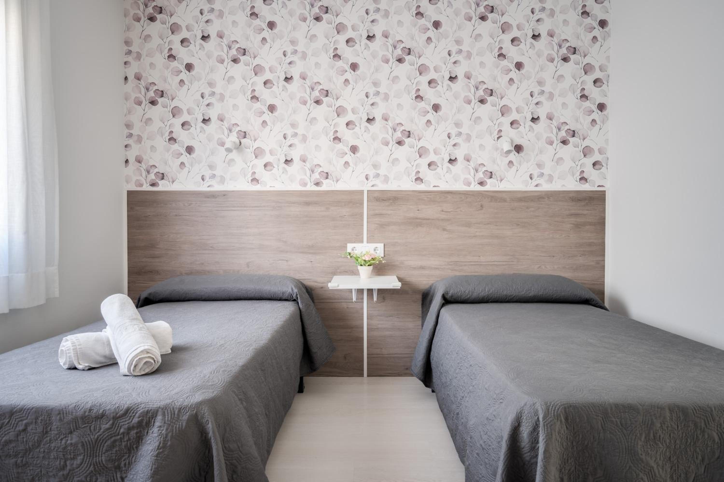 Double or Twin Room - Photo 3