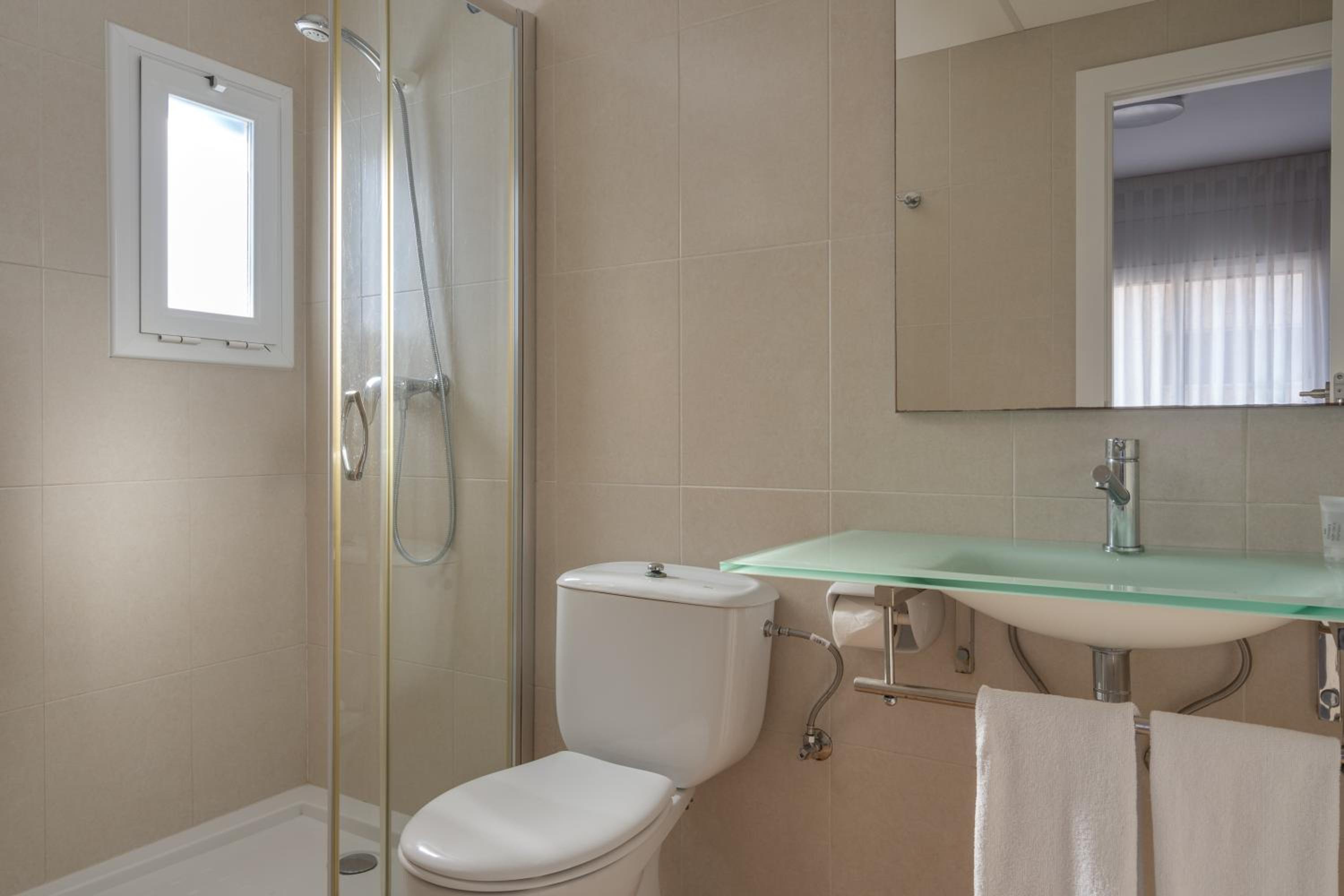 Double or Twin Room - Photo 2