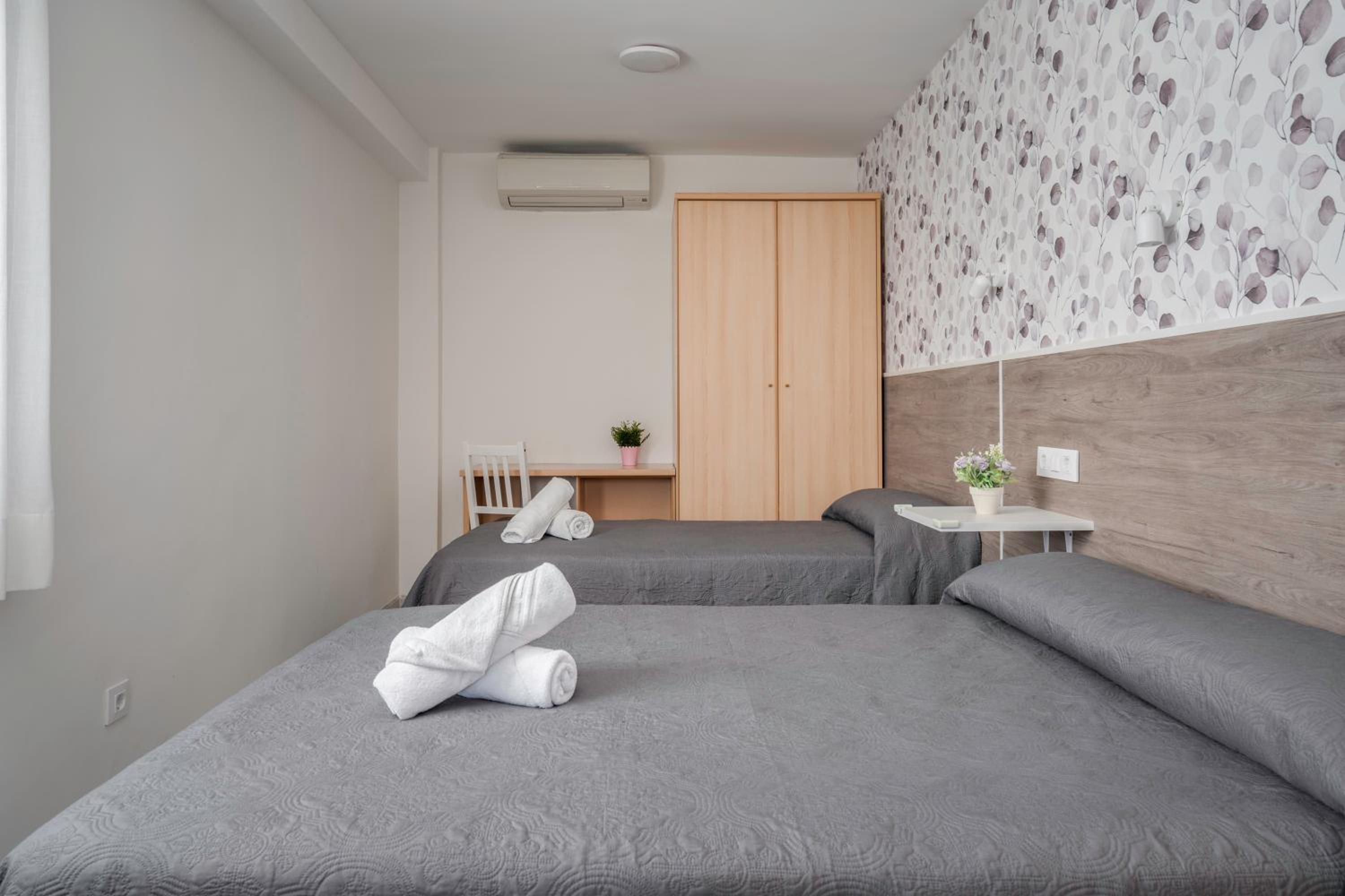 Double or Twin Room - Photo 9