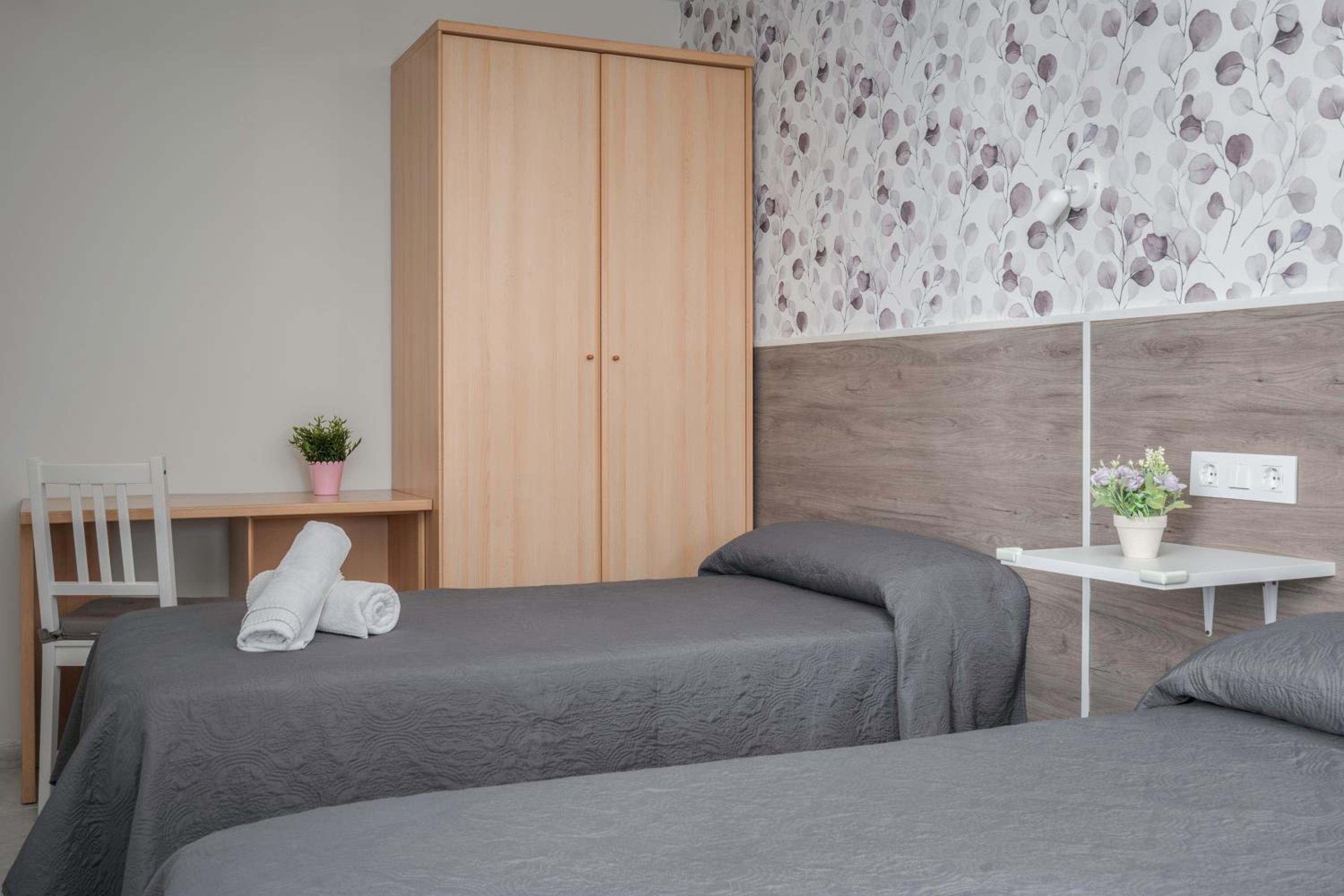 Double or Twin Room - Photo 7