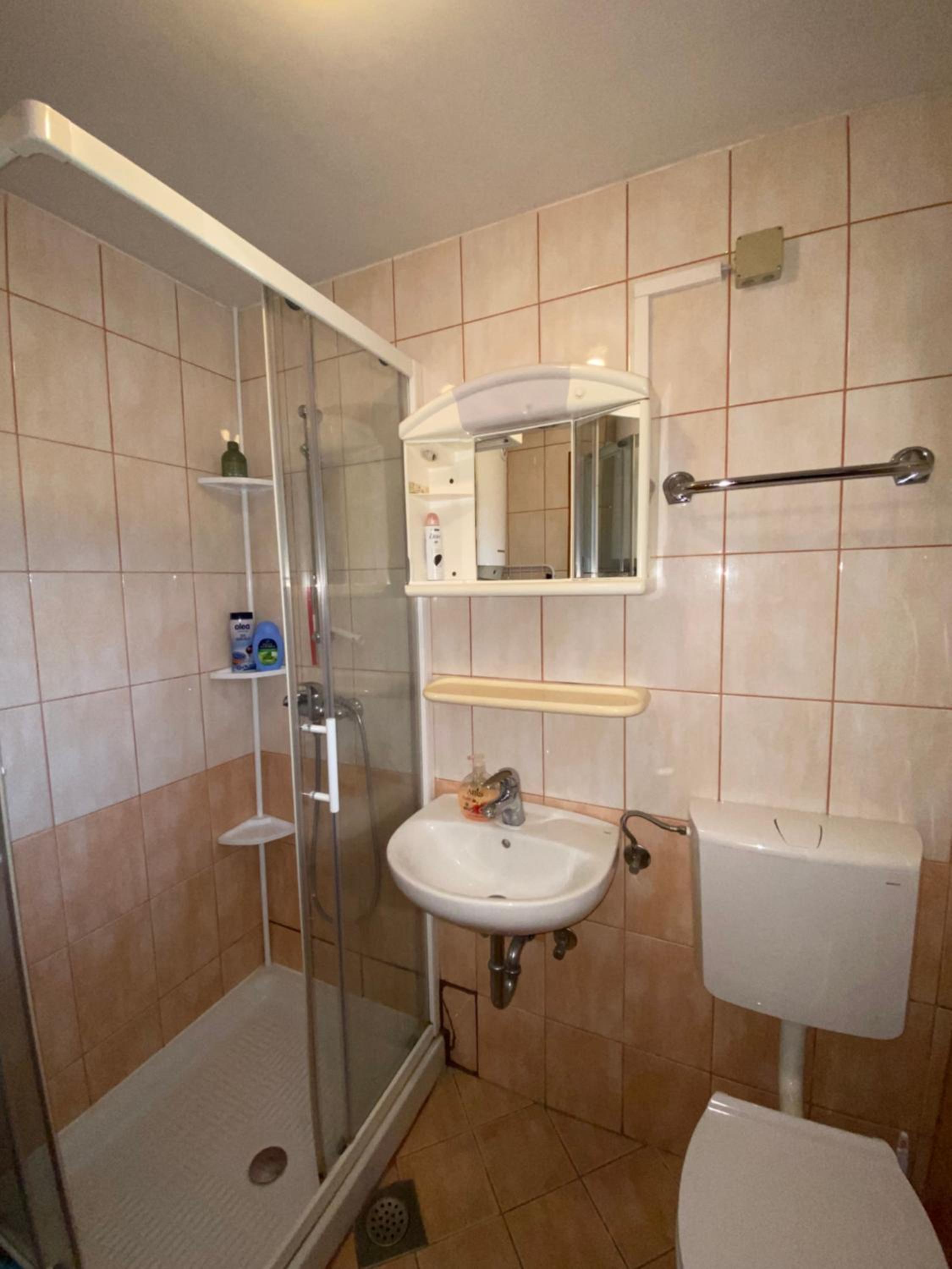 One-Bedroom House photo 3