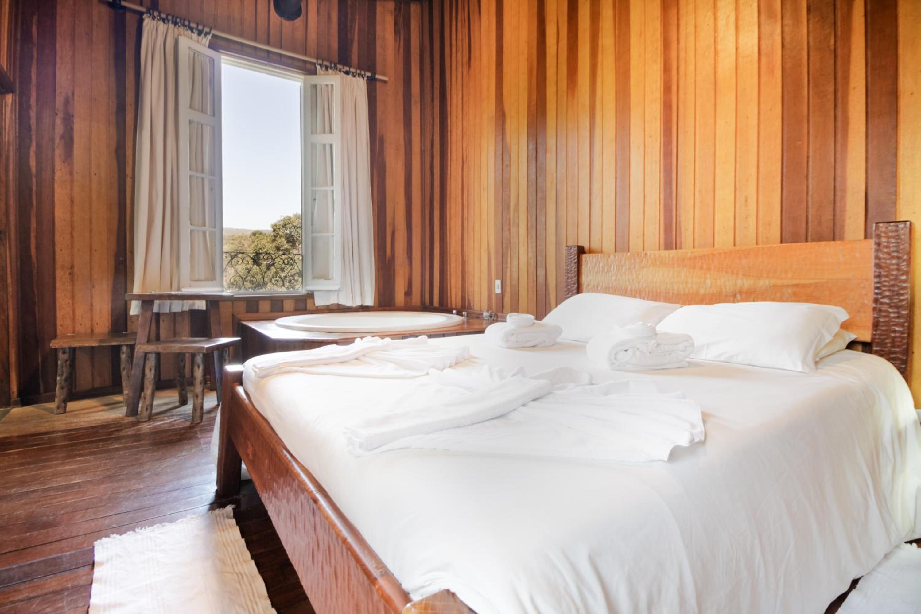 Super Luxury Room with Hot Tub photo 2