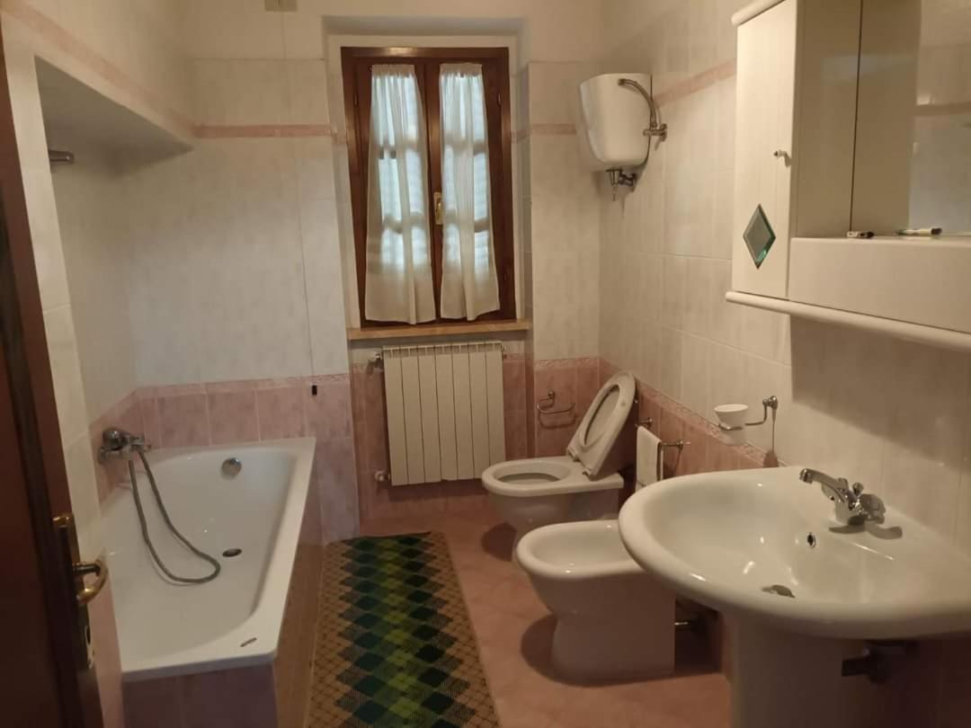 Three-Bedroom House photo 2