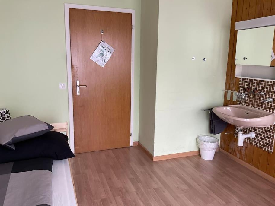 Single Room photo 2