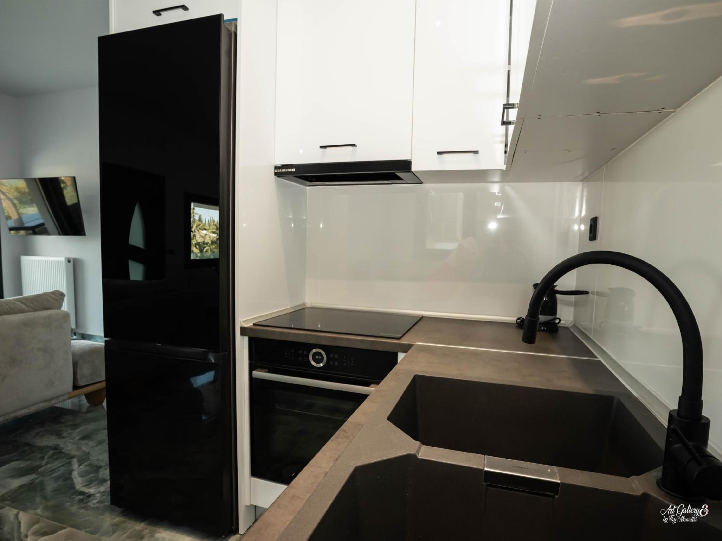 Three-Bedroom Apartment with Sea View photo 2