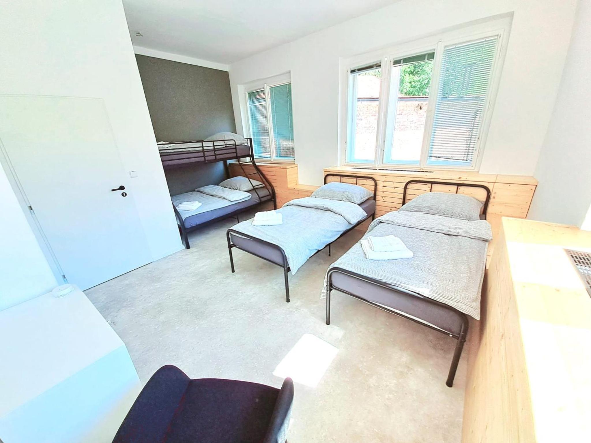 Economy Quadruple Room with Shared Bathroom photo 3