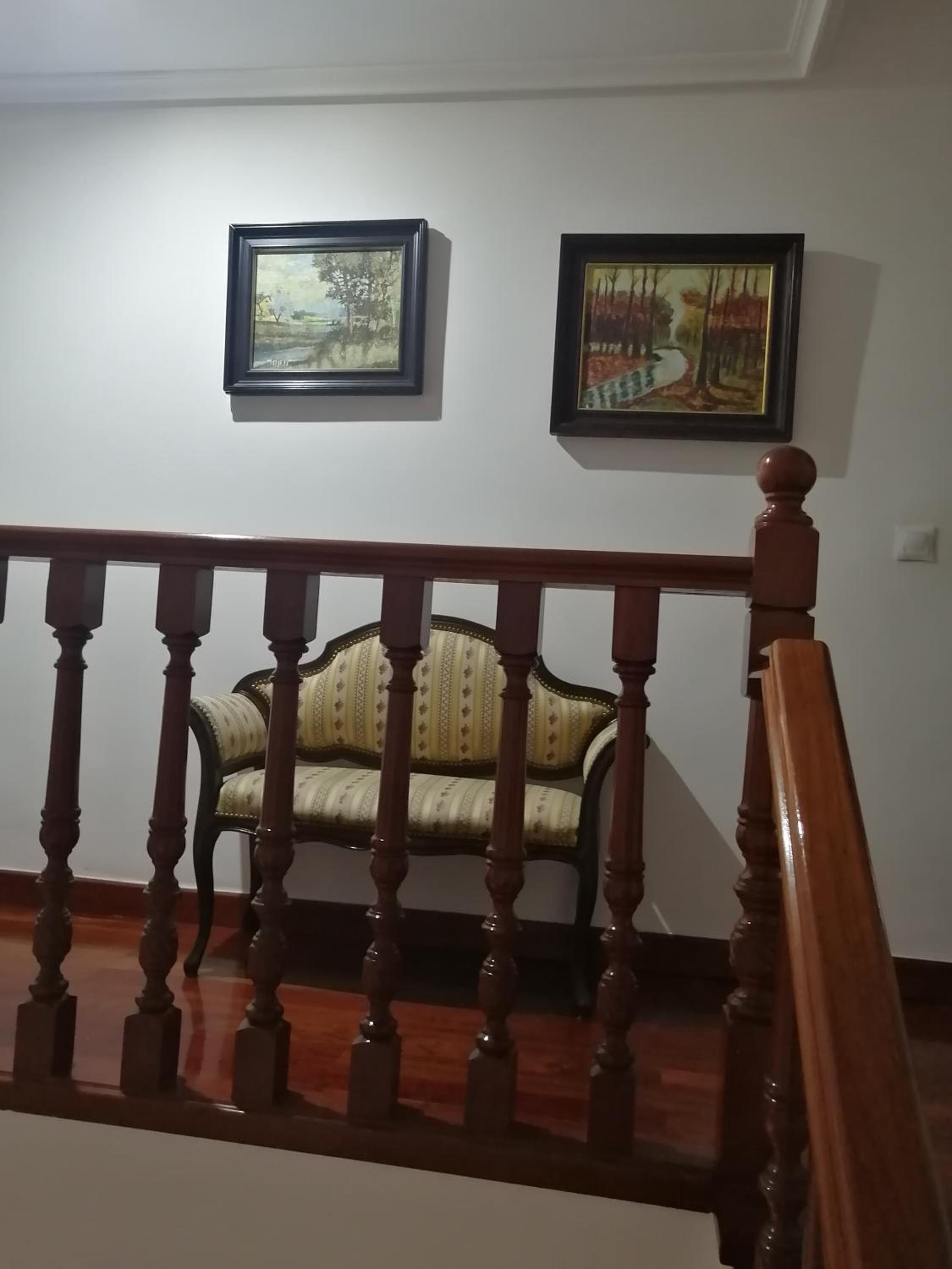 Five-Bedroom House - Photo 11