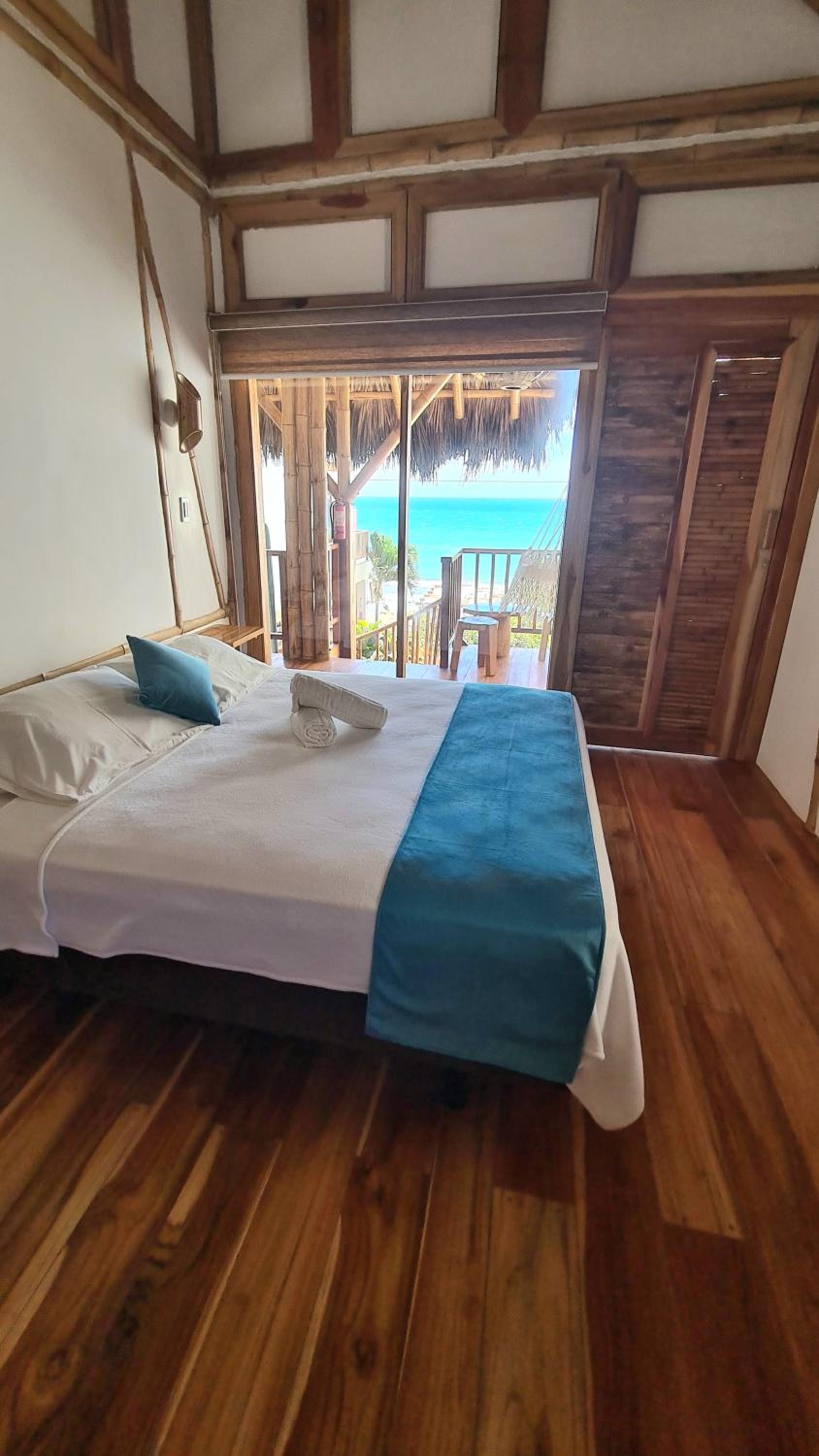Deluxe Double Room with Balcony and Sea View photo 3