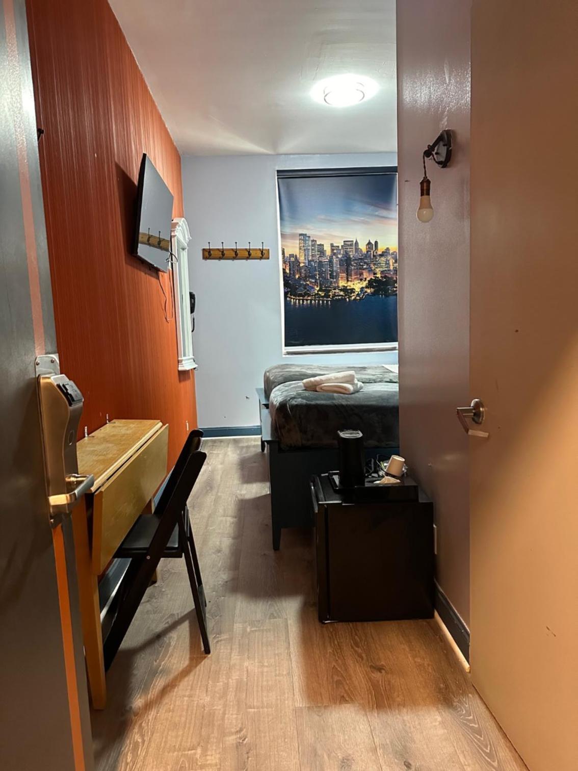Twin Room with Two Twin Beds - Photo 1