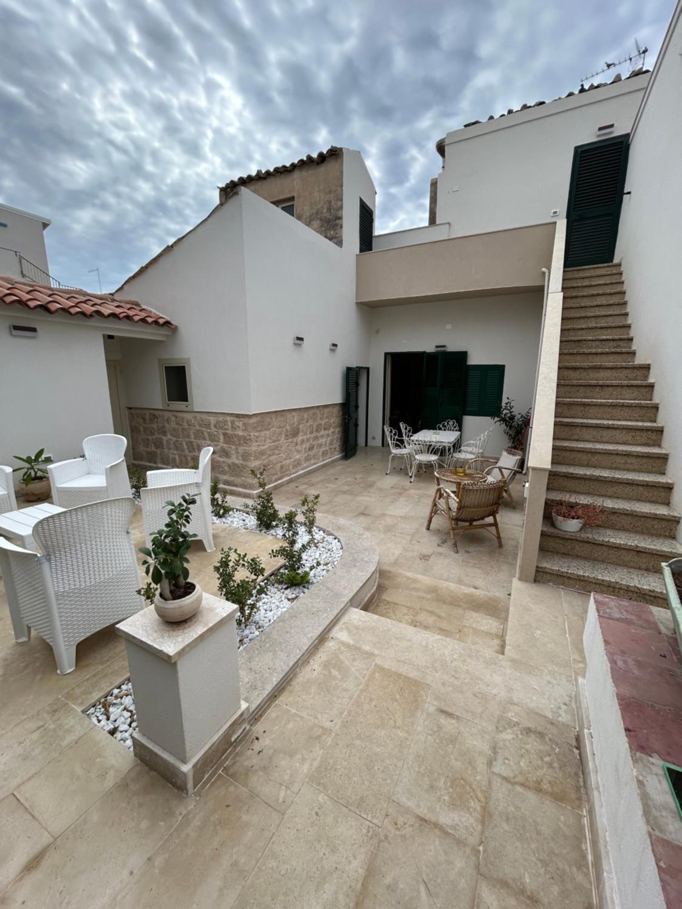 Three-Bedroom House photo 2
