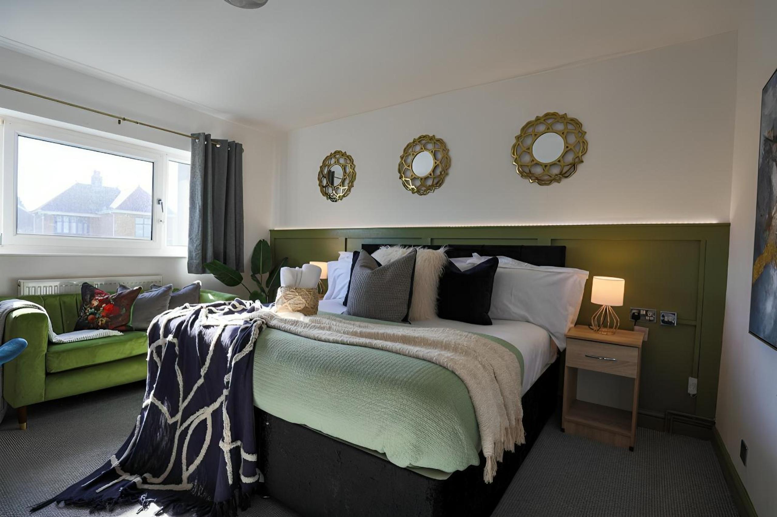 Deluxe Family Room