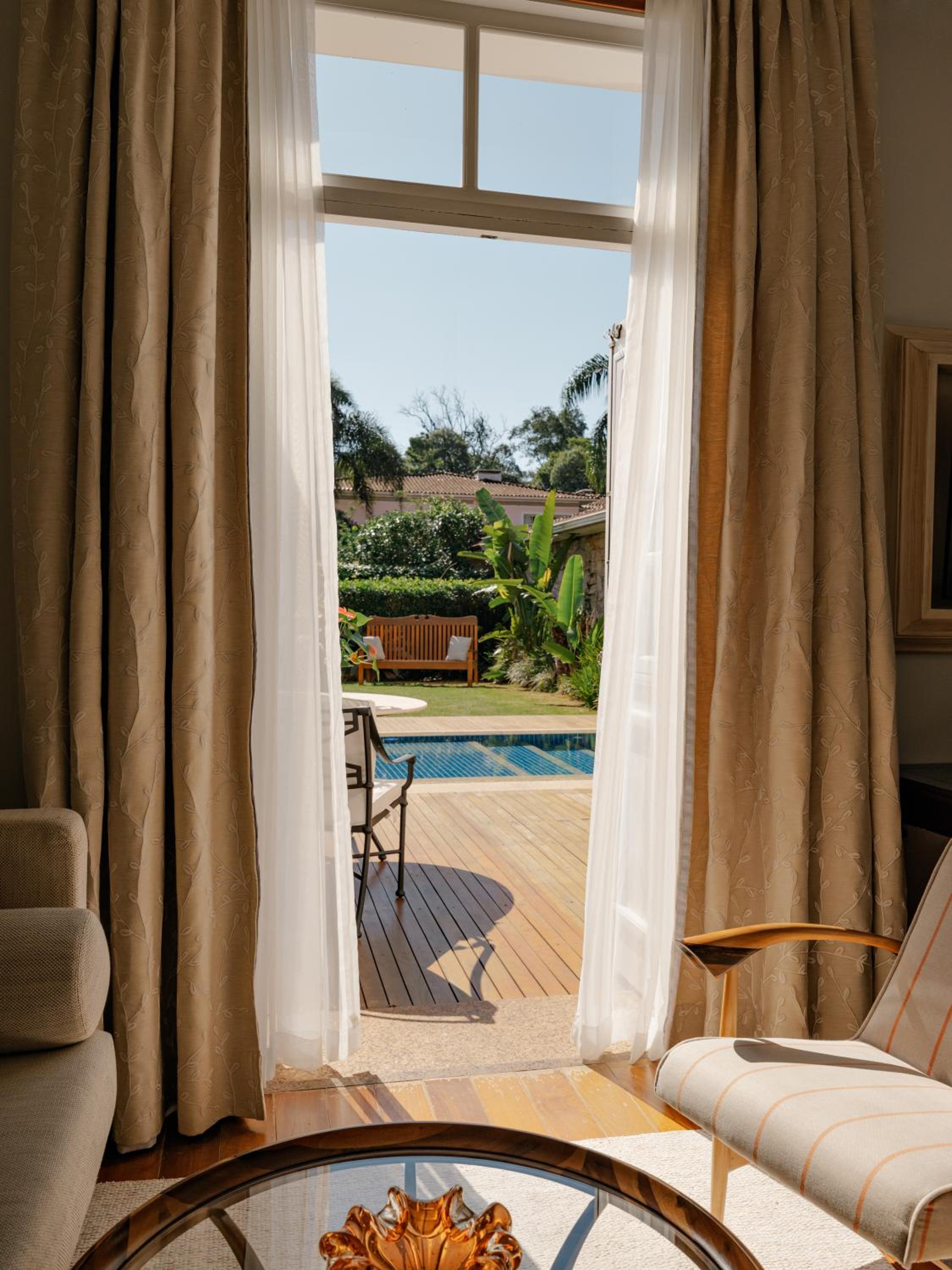 Junior Suite with Private Pool - Photo 2
