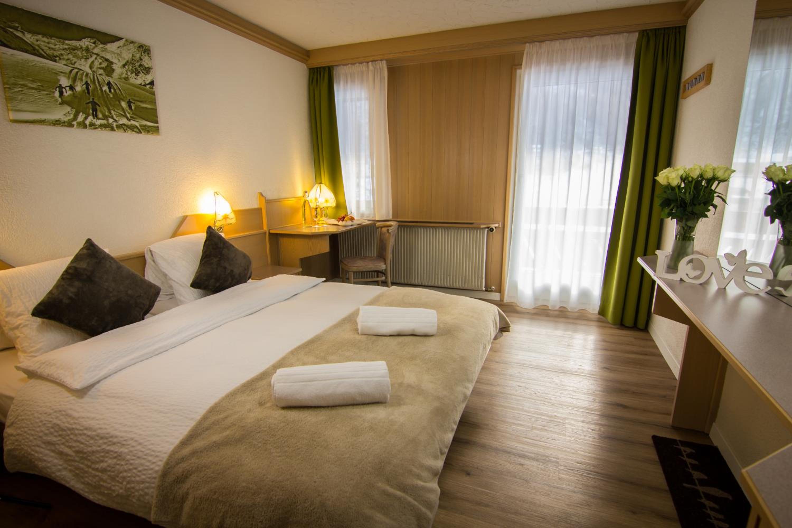Double Room with Mountain View - Photo 1