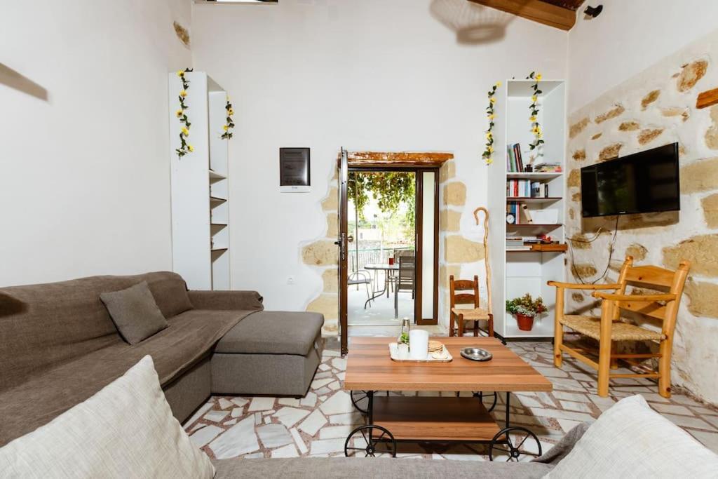 One-Bedroom House photo 1