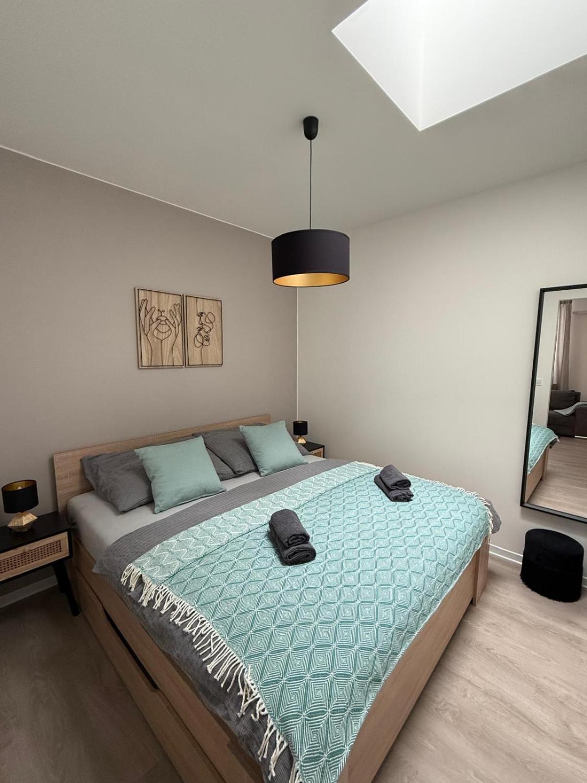 One-Bedroom Apartment photo 1