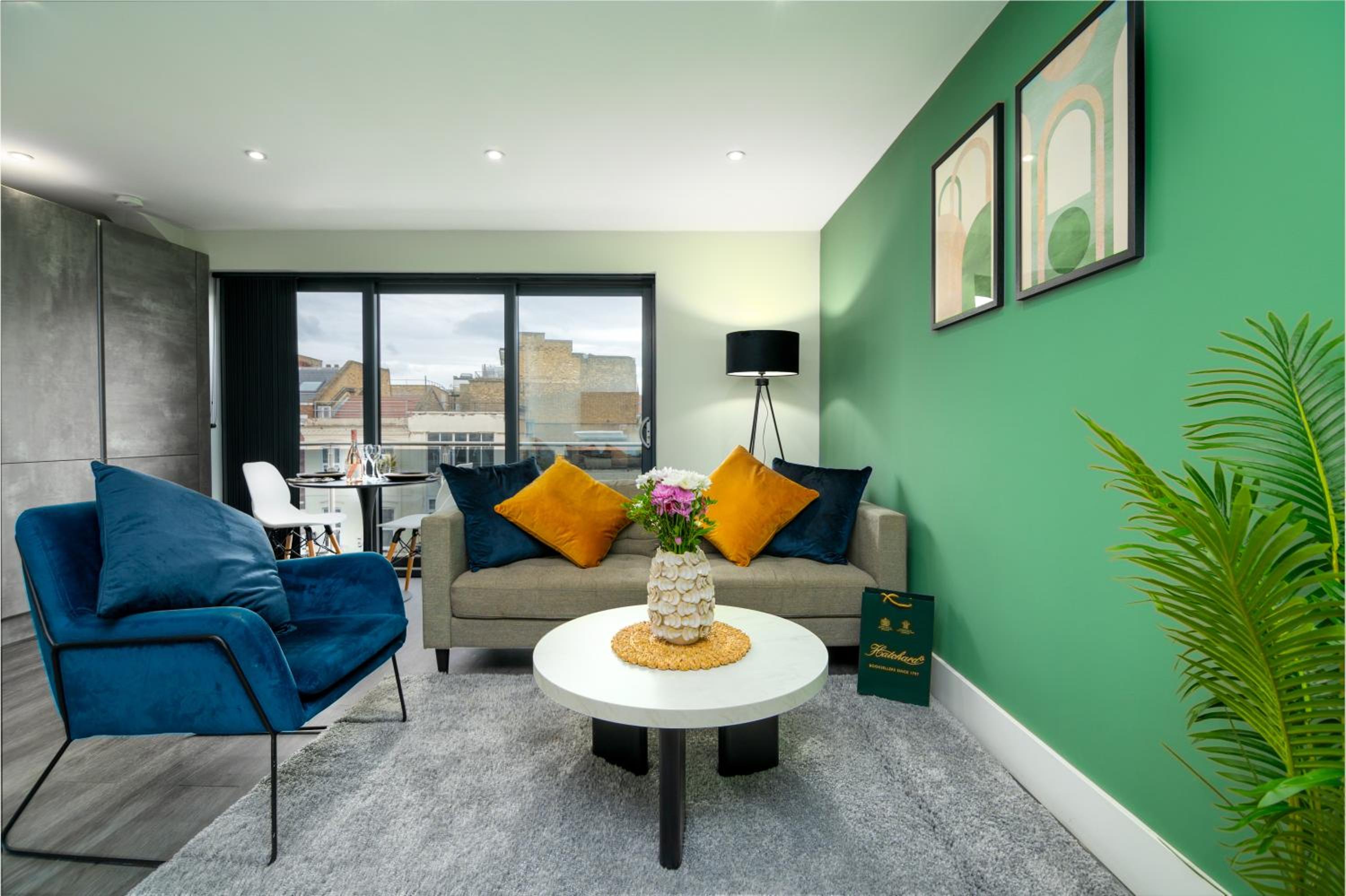 Apartment photo 1