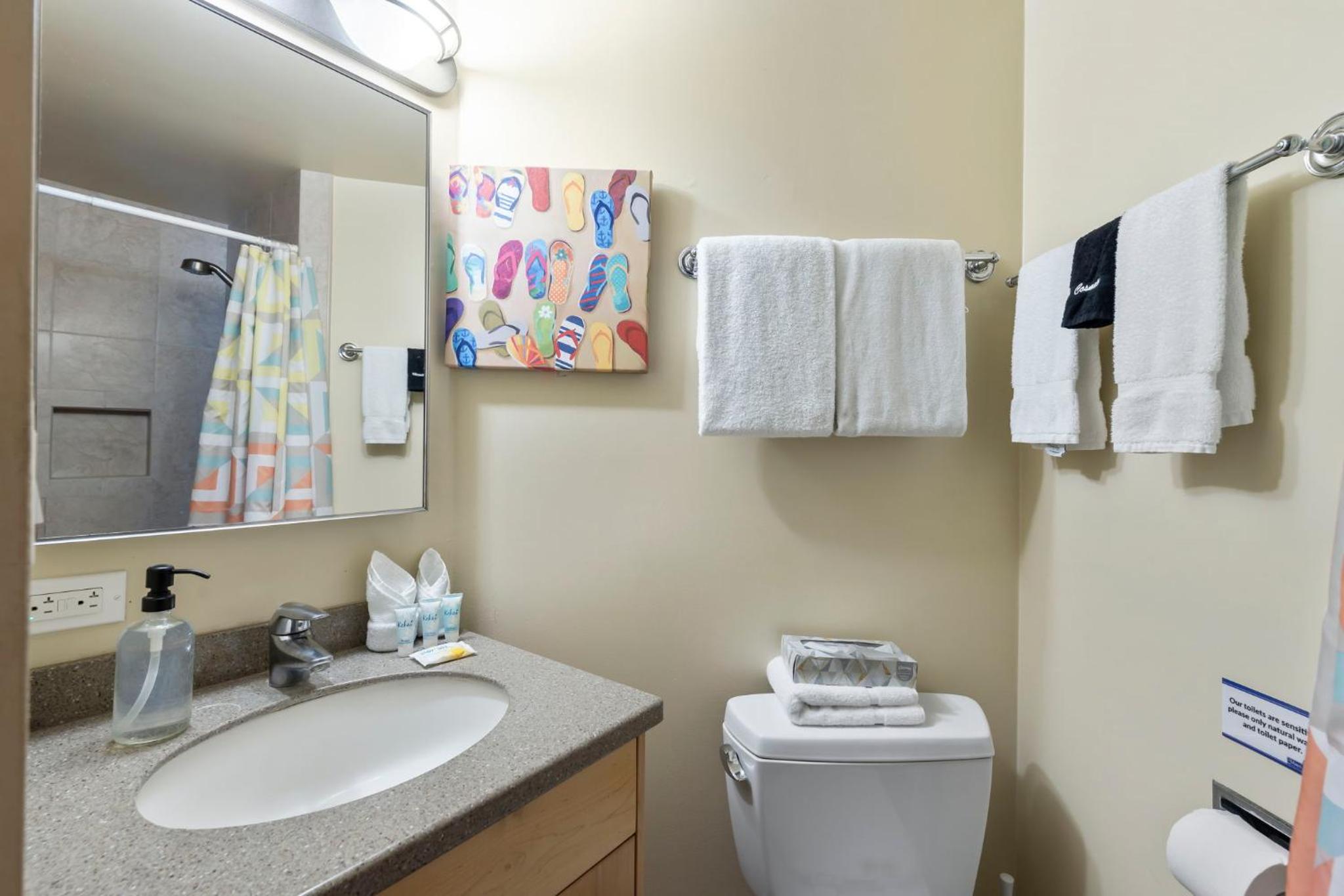 Premium One-Bedroom Apartment with Partial Ocean View photo 2