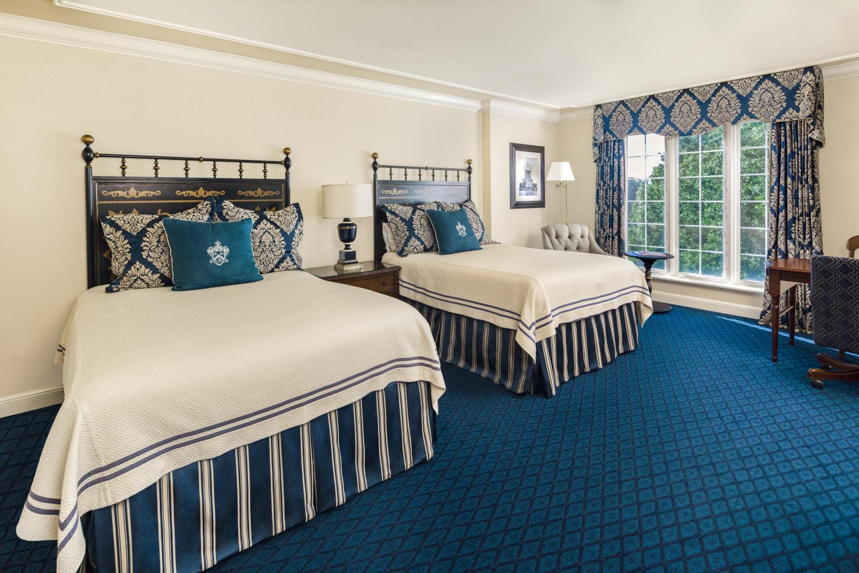 Double Room with Two Double Beds with Golf View - Photo 2
