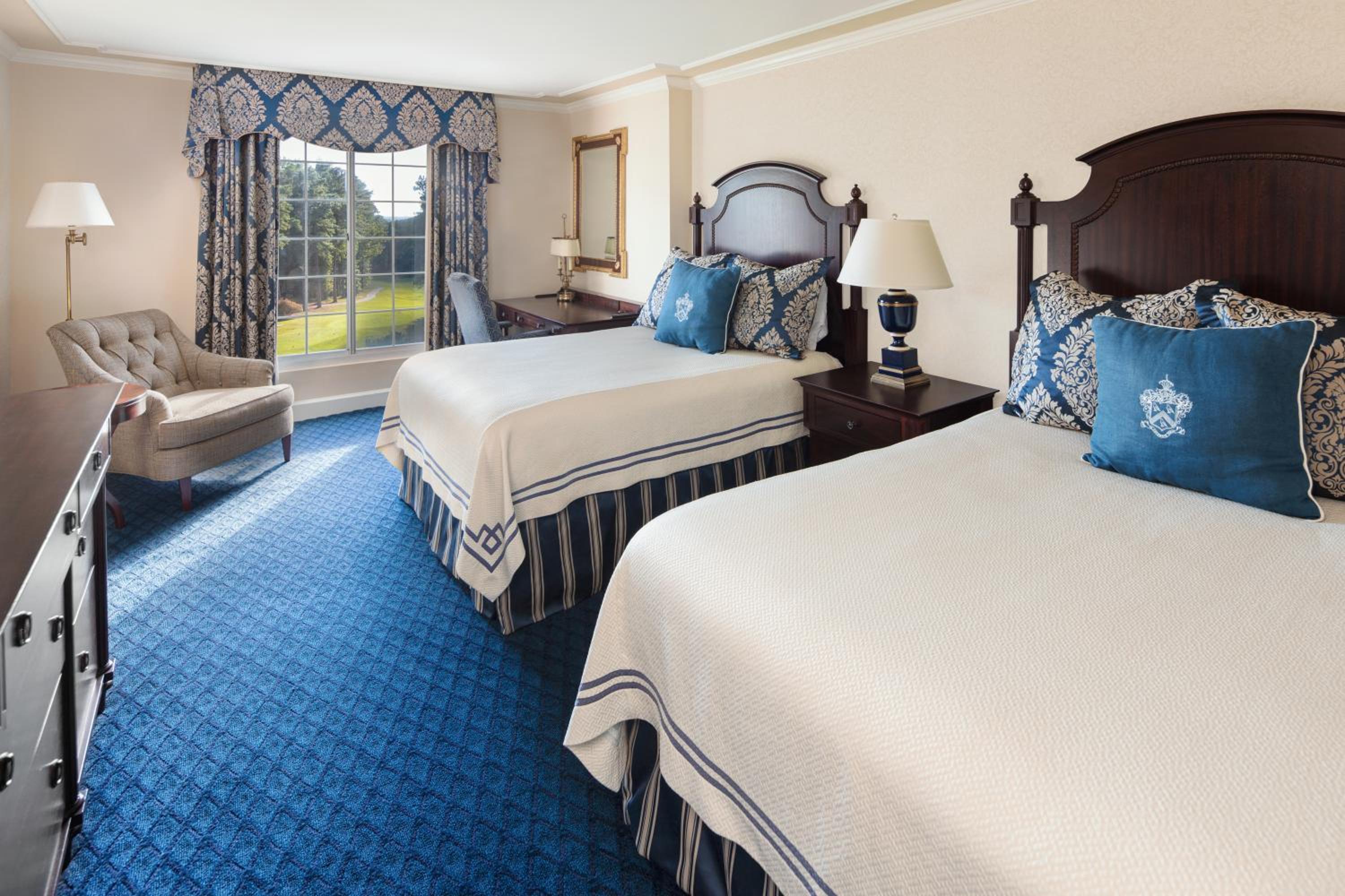 Double Room with Two Double Beds with Golf View - Photo 1