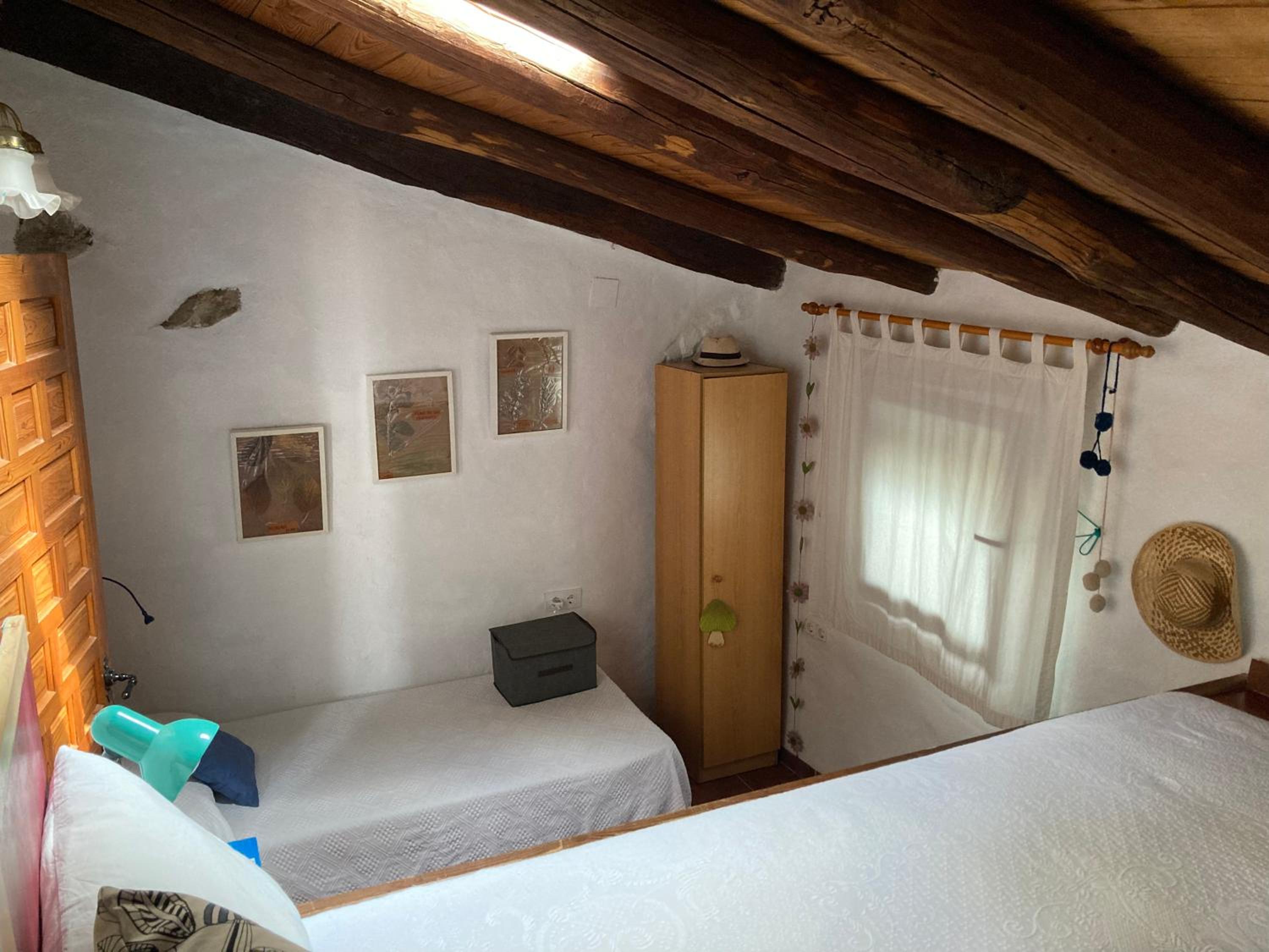 Three-Bedroom House photo 3