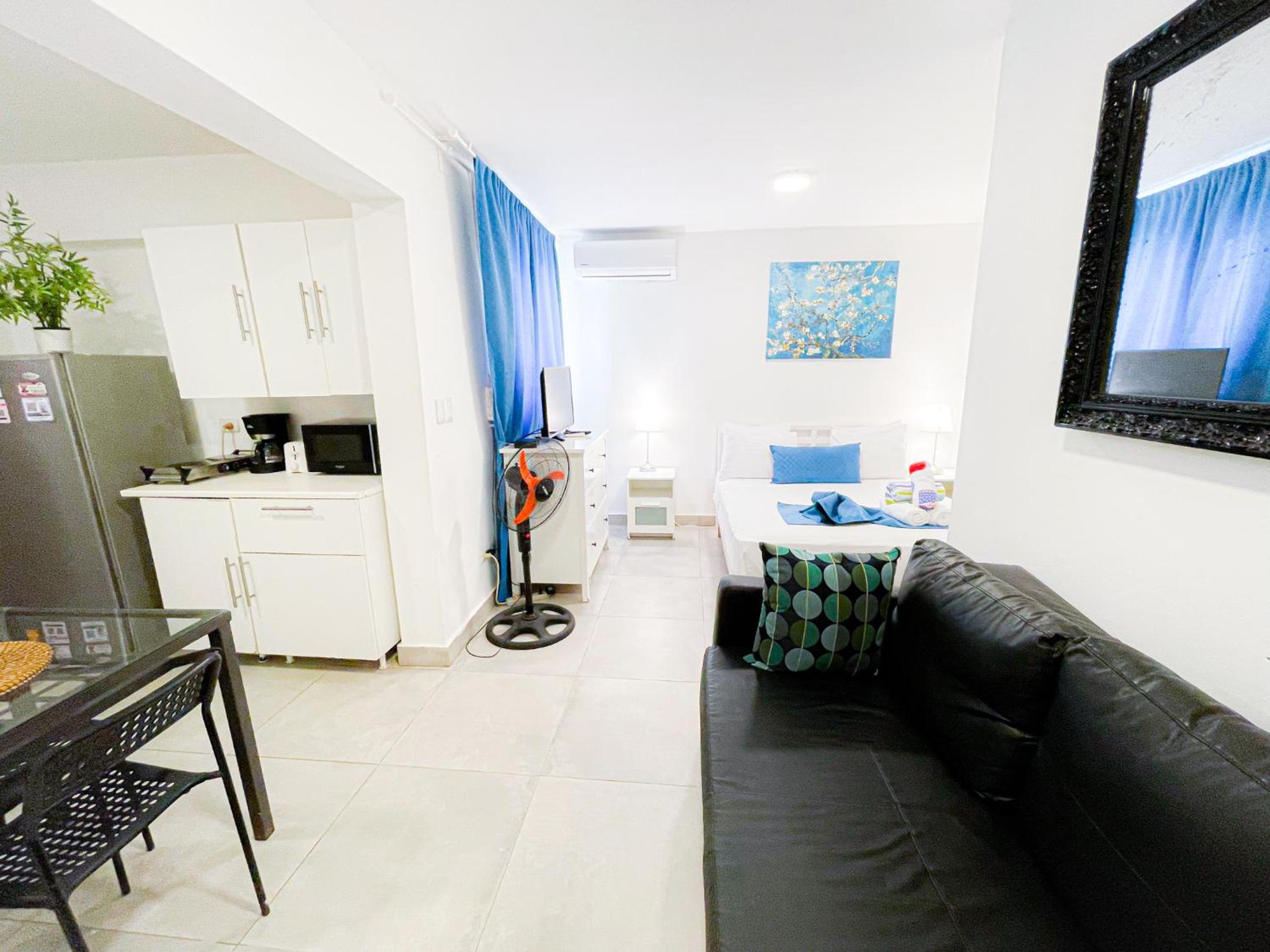 Deluxe Queen Studio