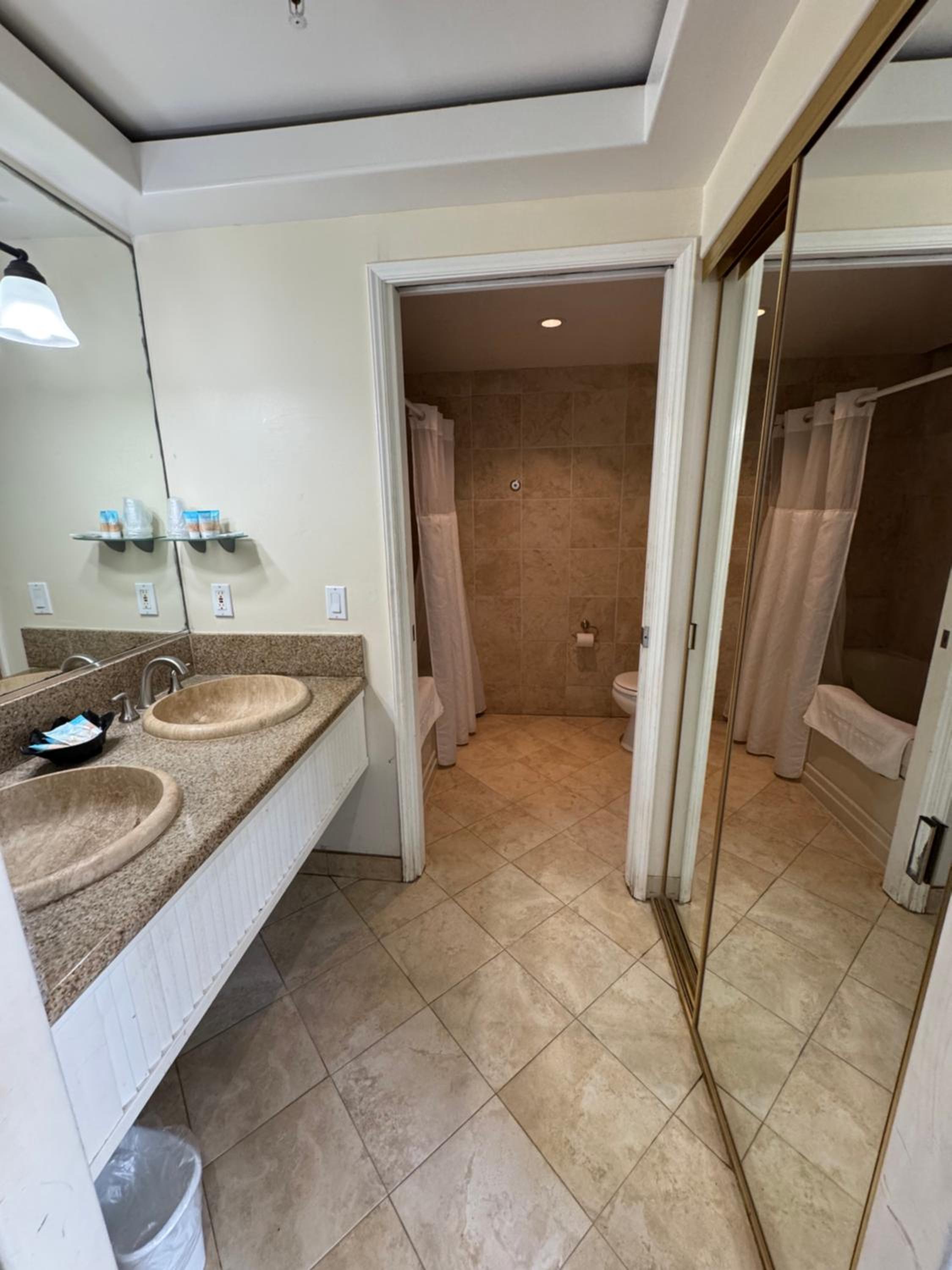 Queen Room with Two Queen Beds - Ocean Front - Photo 26