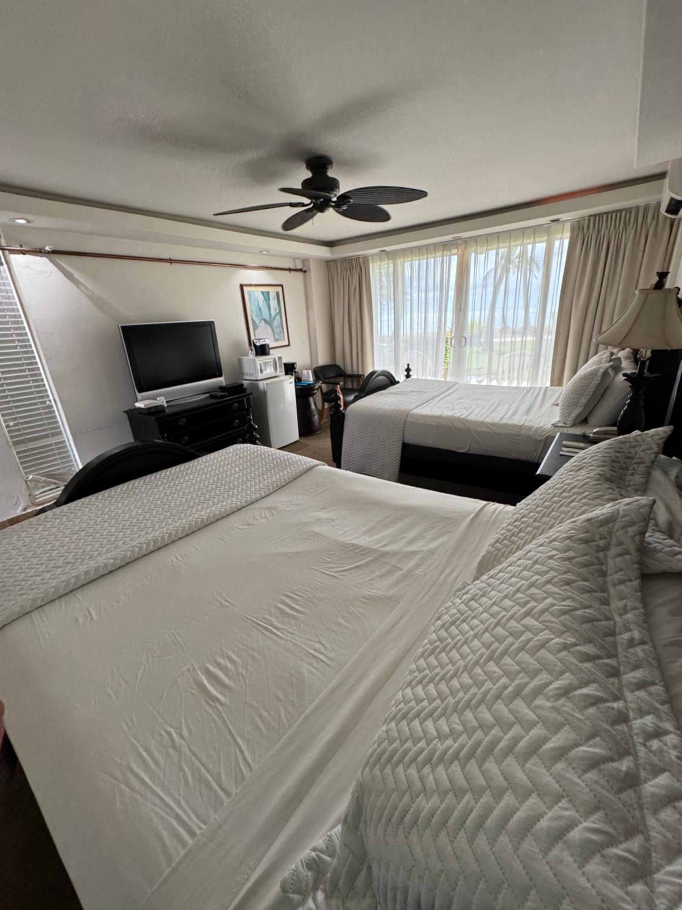 Queen Room with Two Queen Beds - Ocean Front - Photo 28