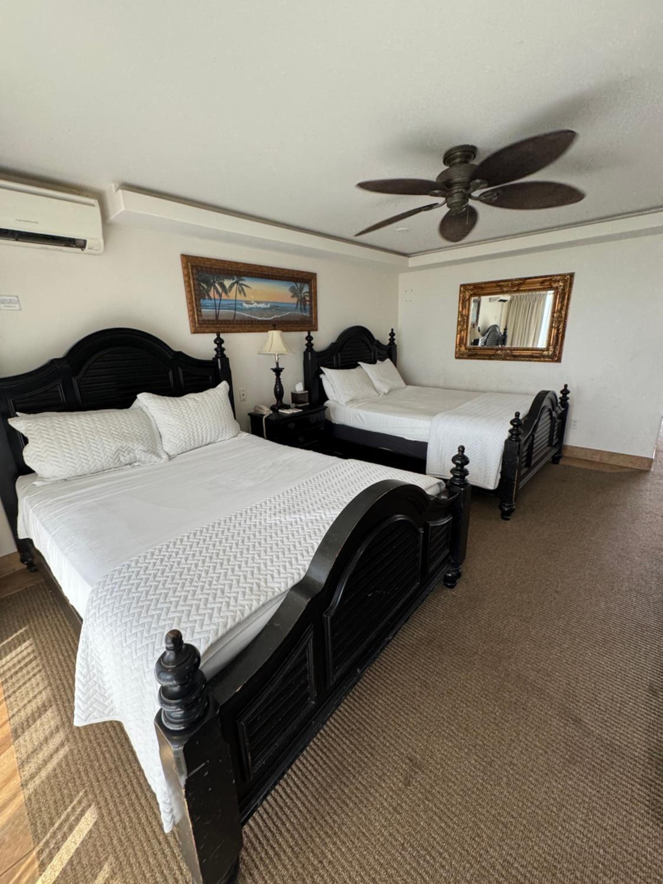 Queen Room with Two Queen Beds - Ocean Front - Photo 30