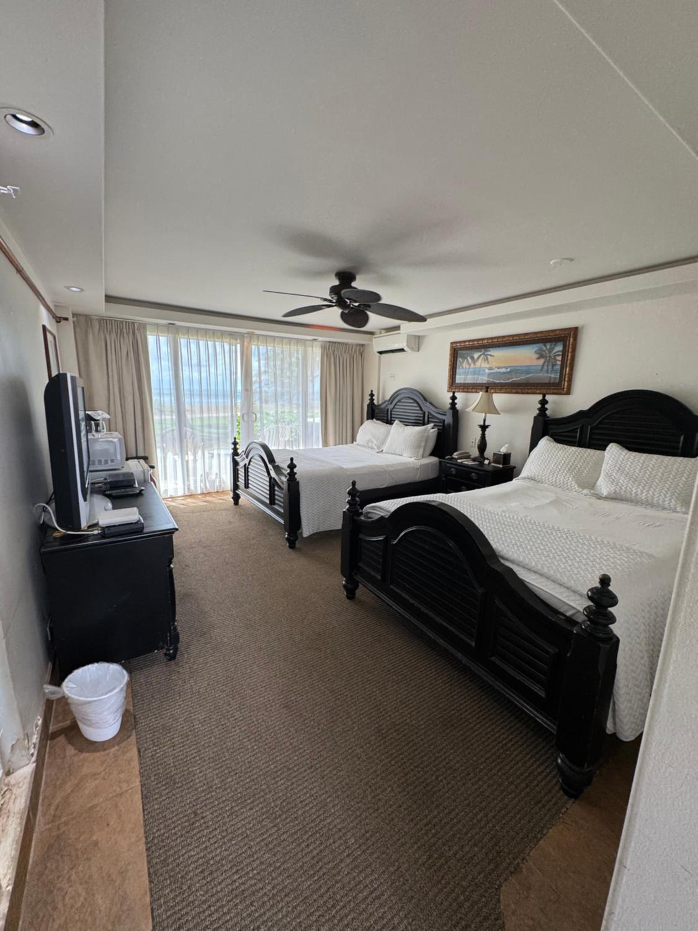 Queen Room with Two Queen Beds - Ocean Front - Photo 29