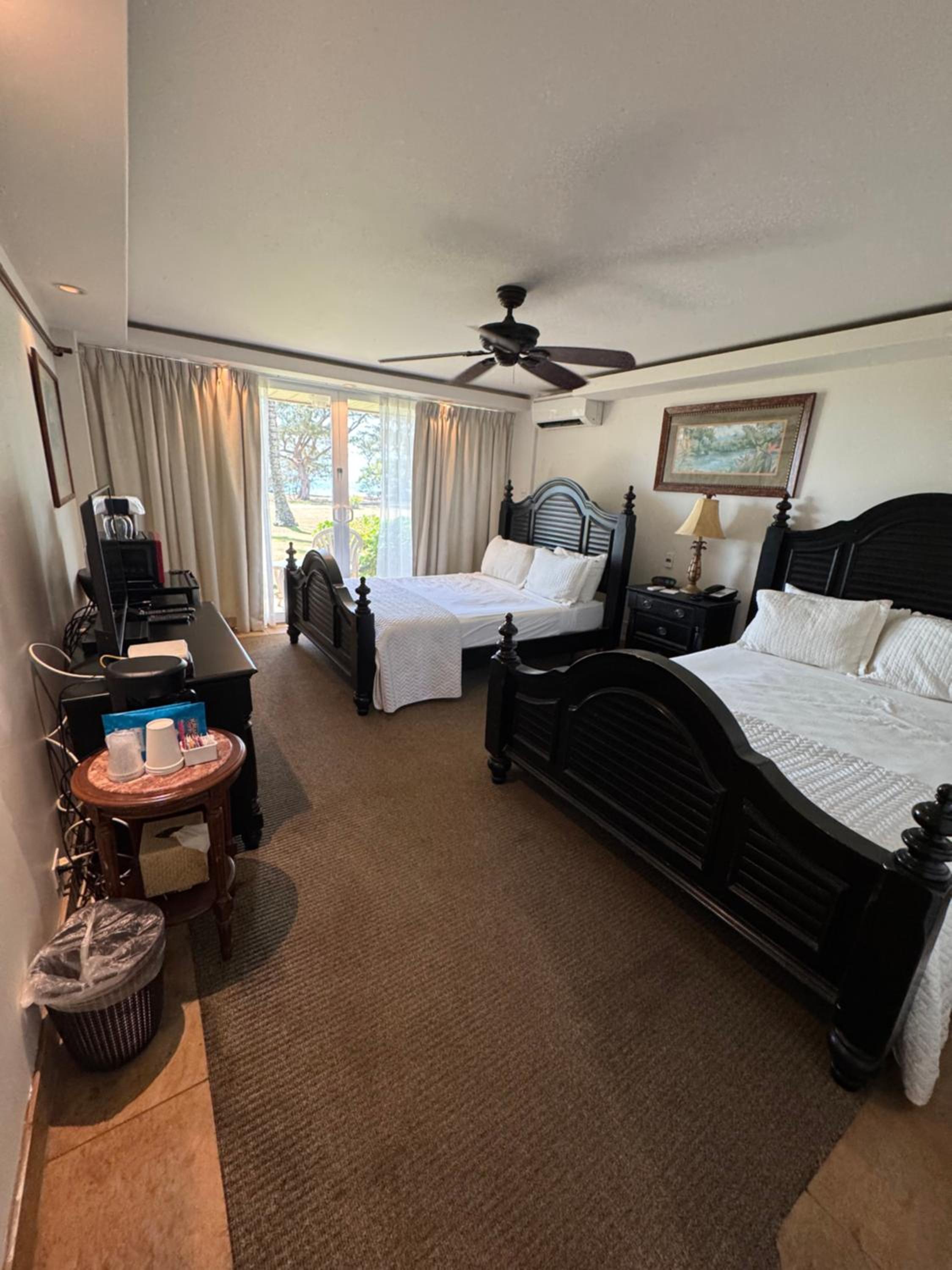 Queen Room with Two Queen Beds - Ocean Front - Photo 4