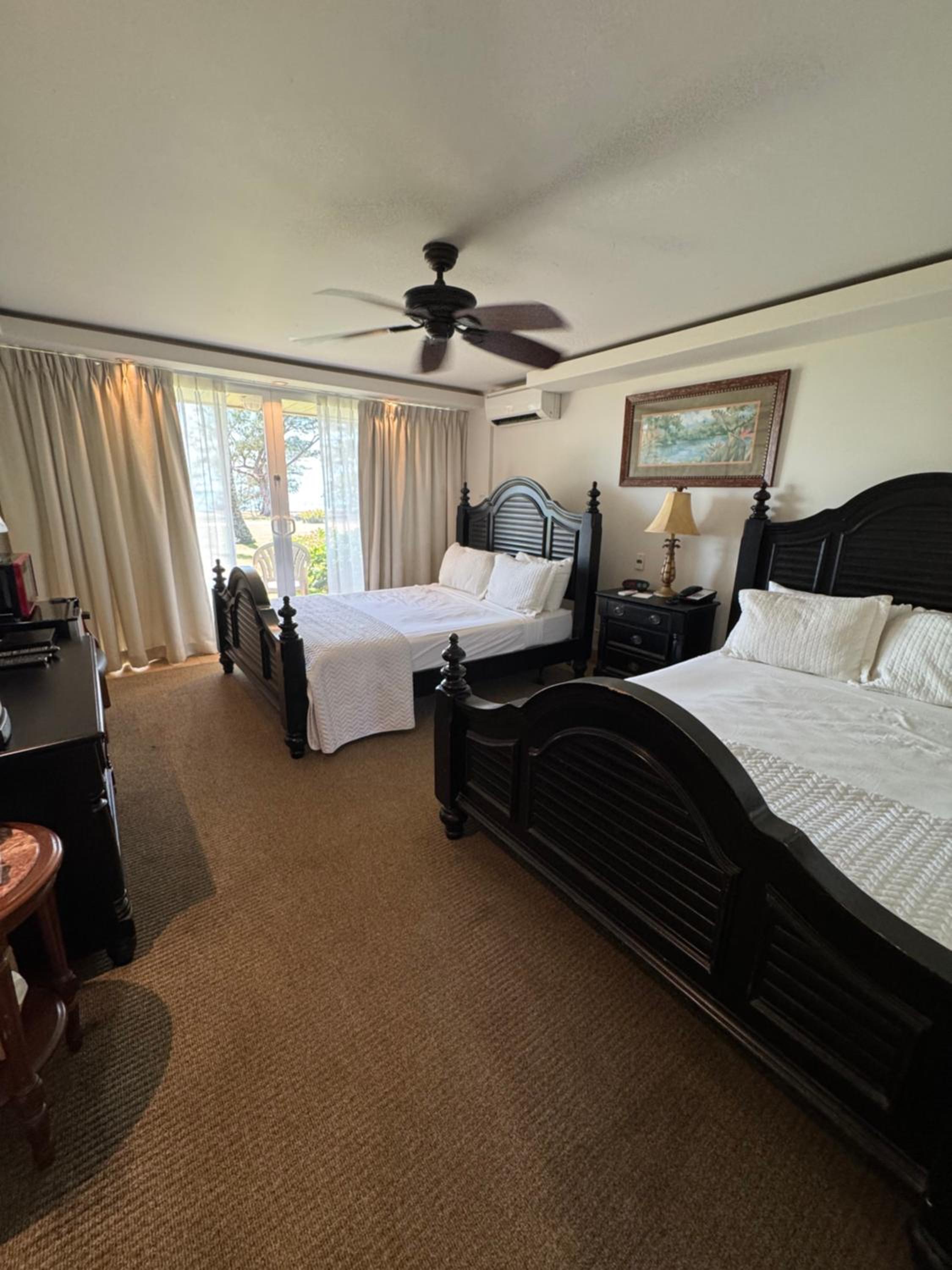 Queen Room with Two Queen Beds - Ocean Front - Photo 5