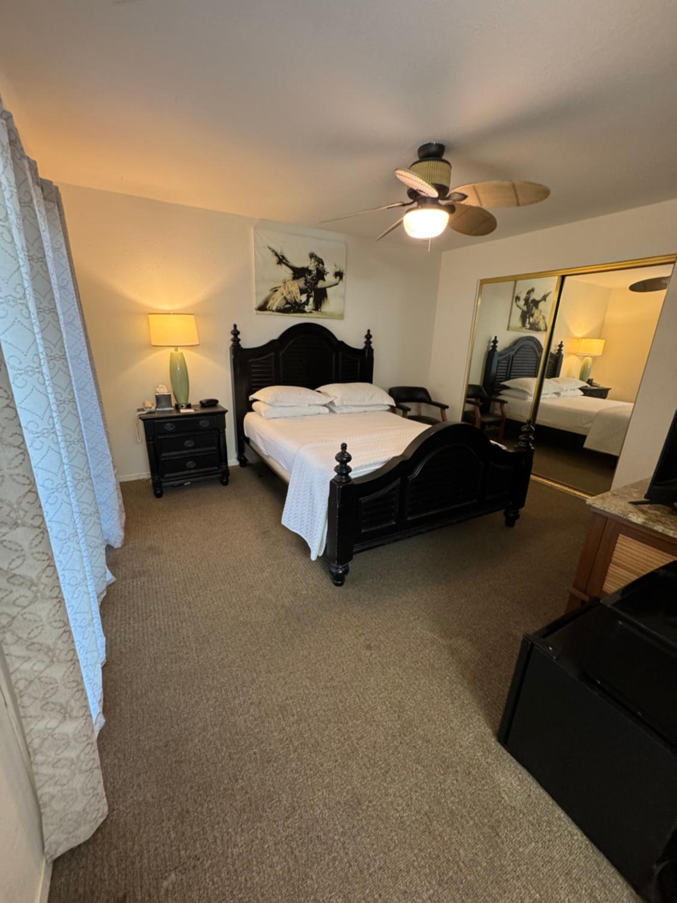 Economy Queen Room with City View - Photo 1